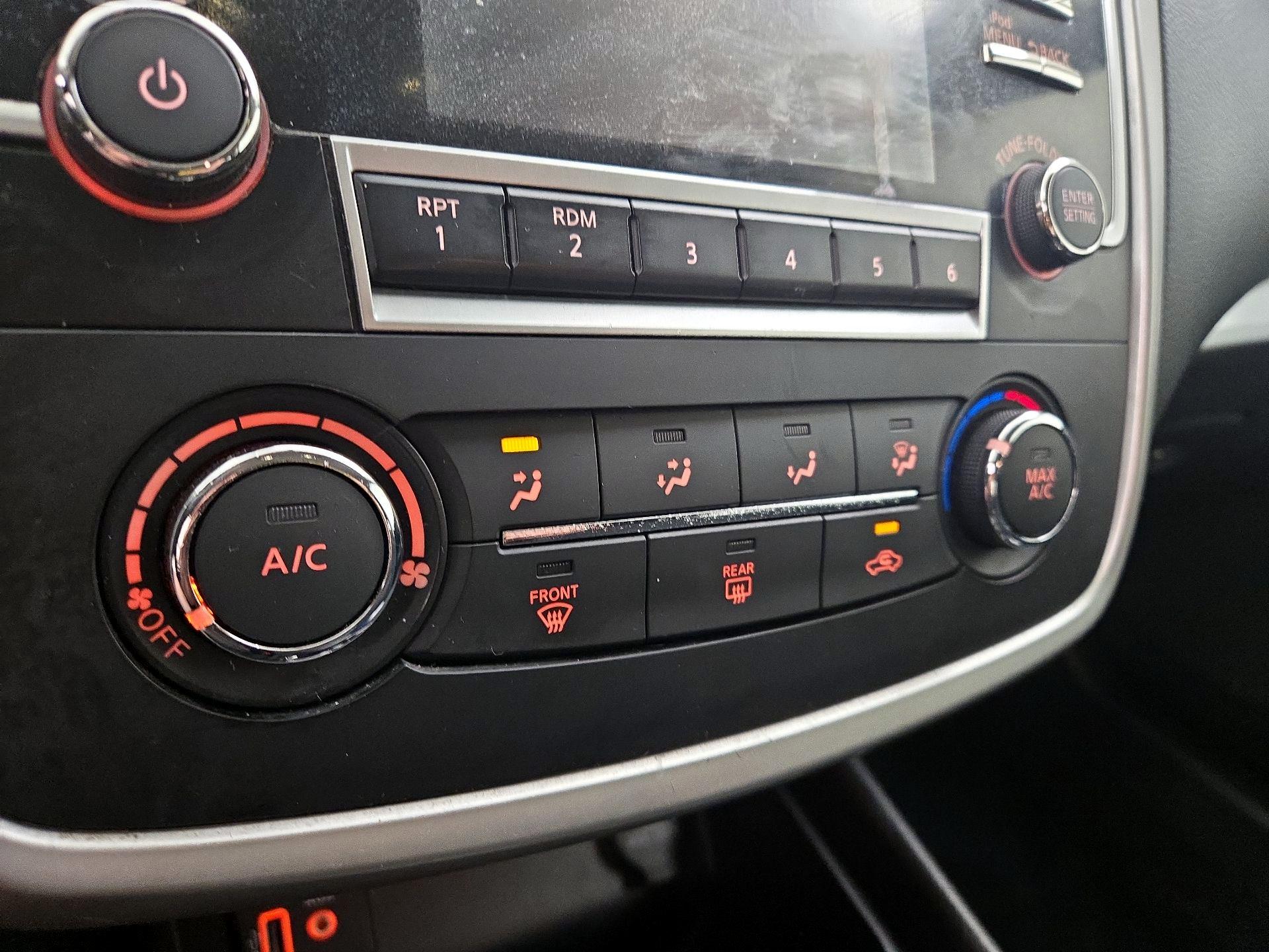 Thumbnail: 2017 Nissan Altima - 16