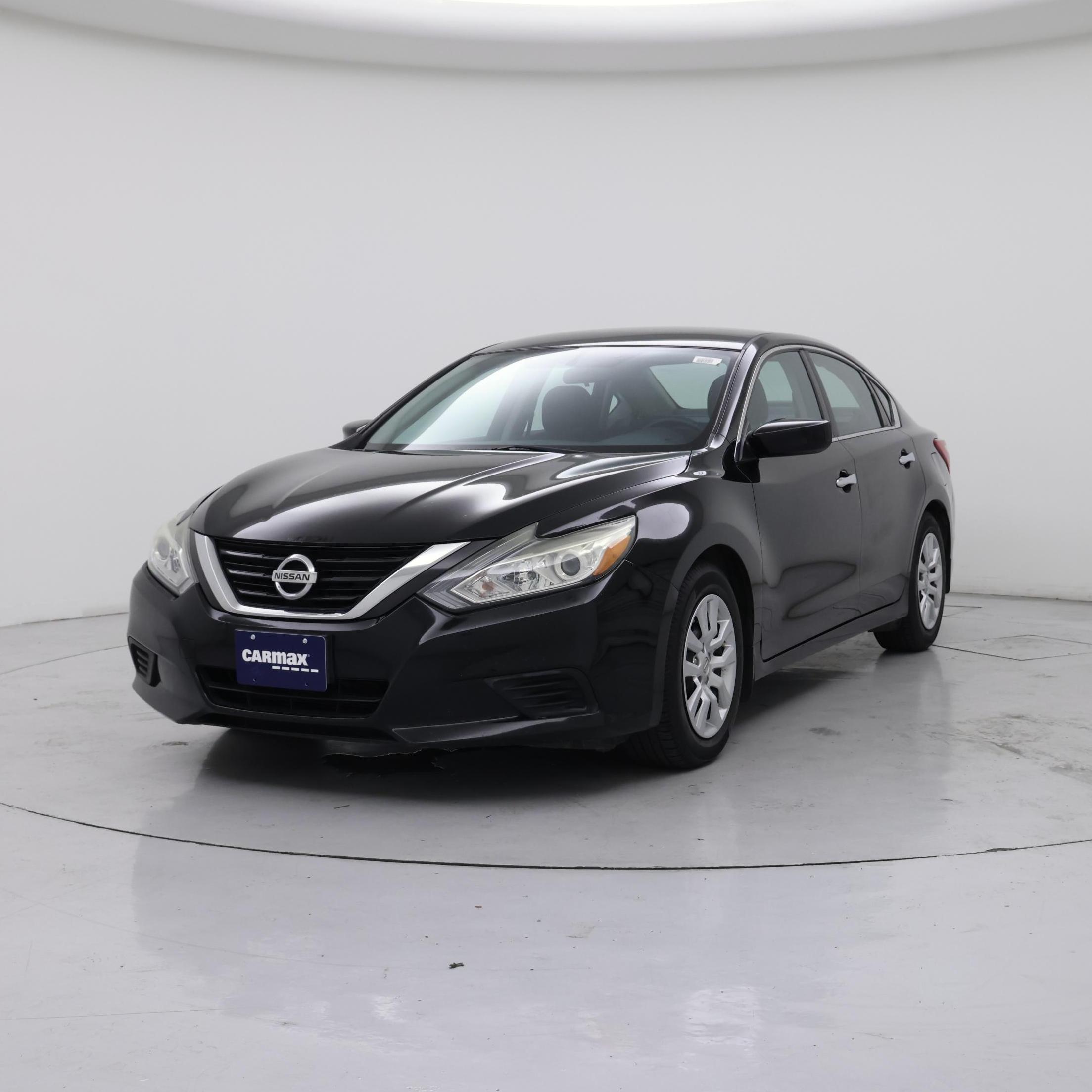 Thumbnail: 2017 Nissan Altima - 4