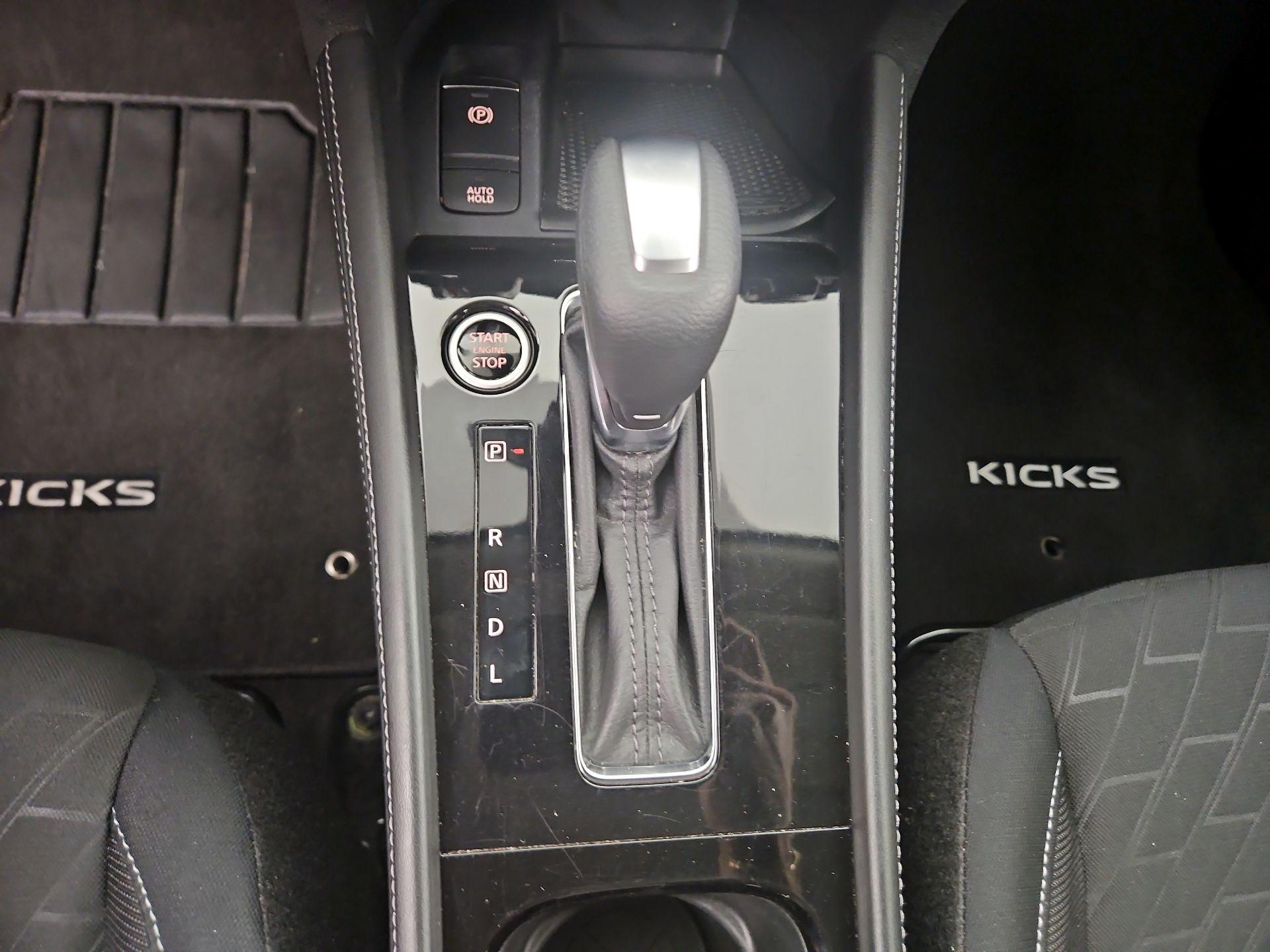 Thumbnail: 2023 Nissan Kicks - 16