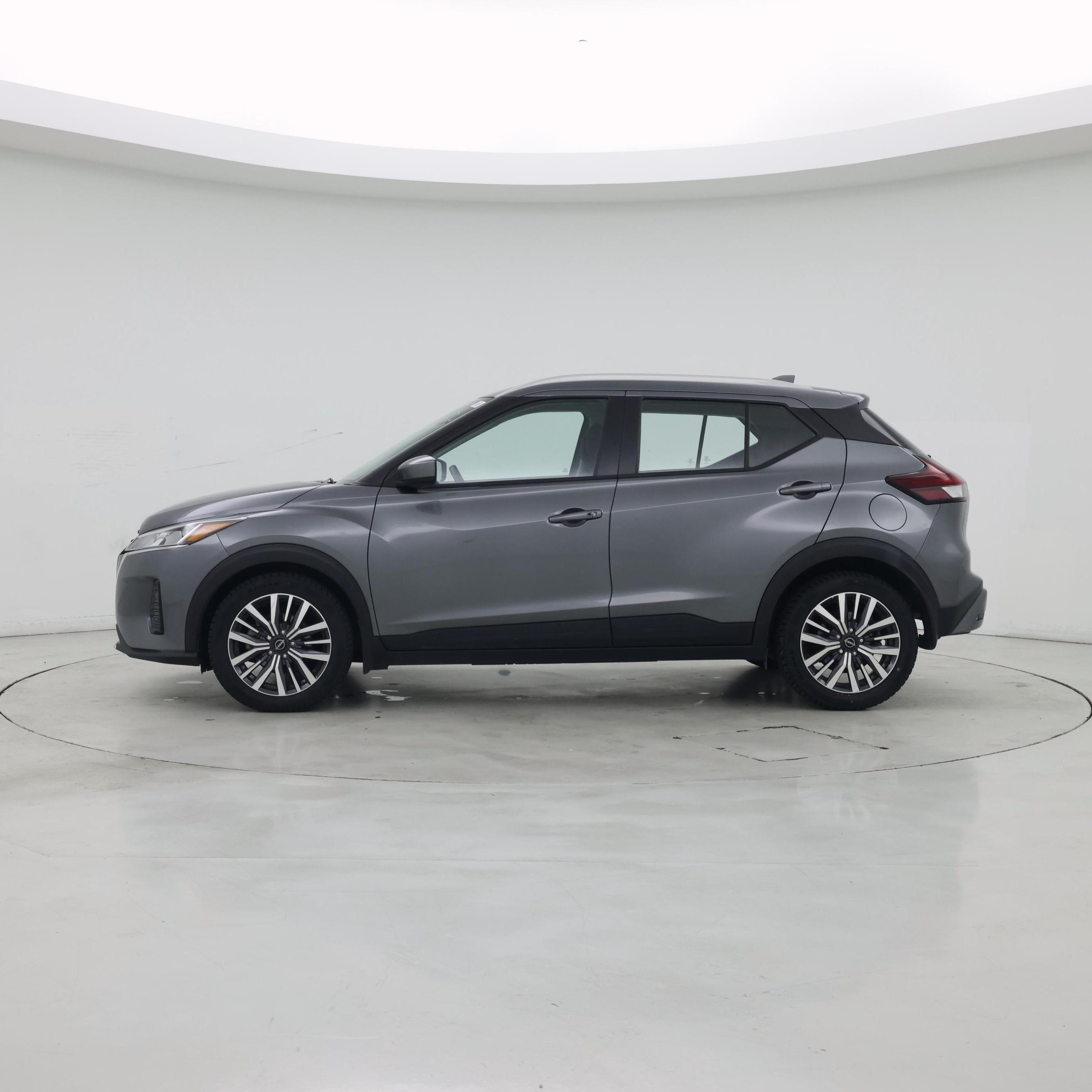 Thumbnail: 2023 Nissan Kicks - 3