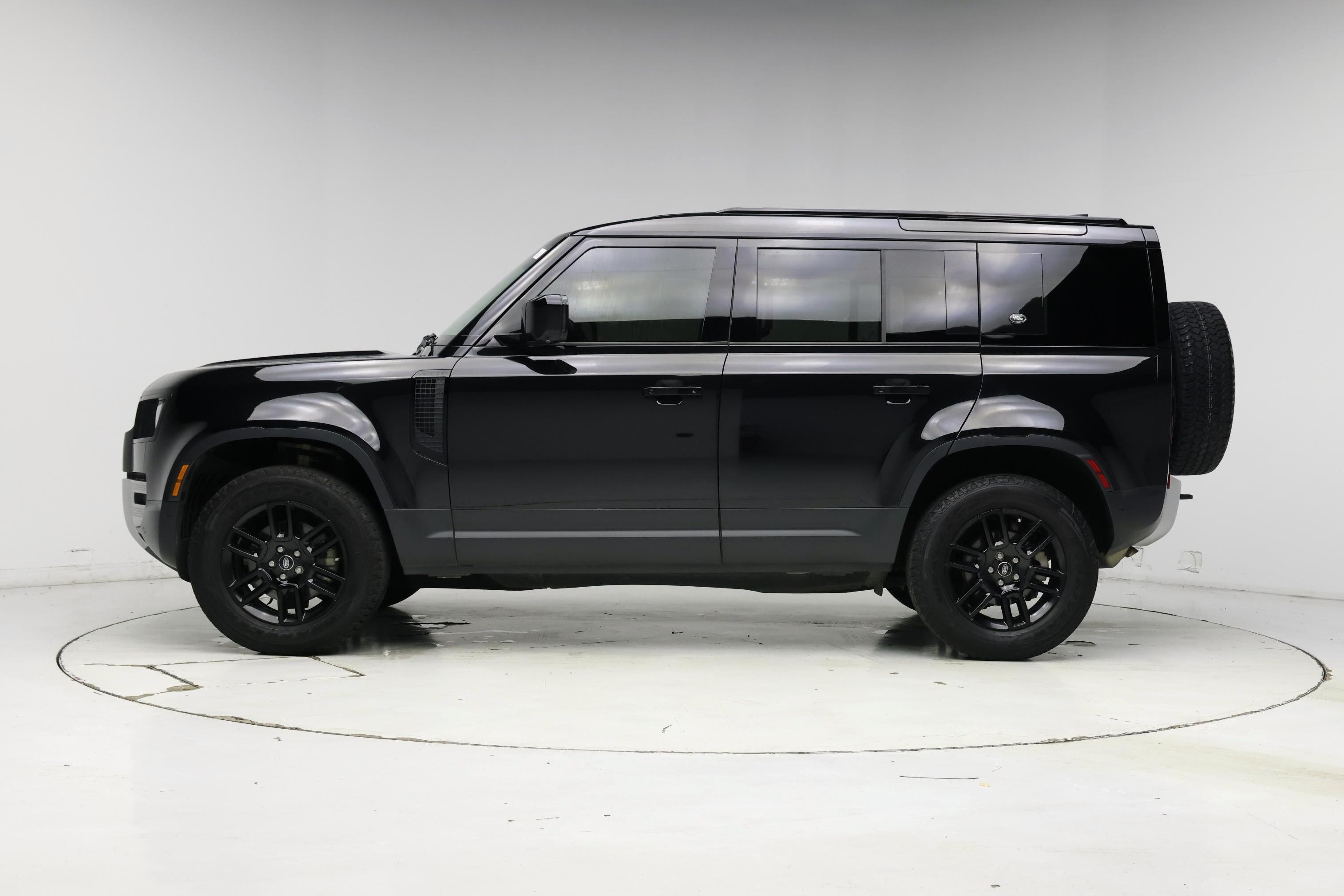 Thumbnail: 2024 Land Rover Defender - 3
