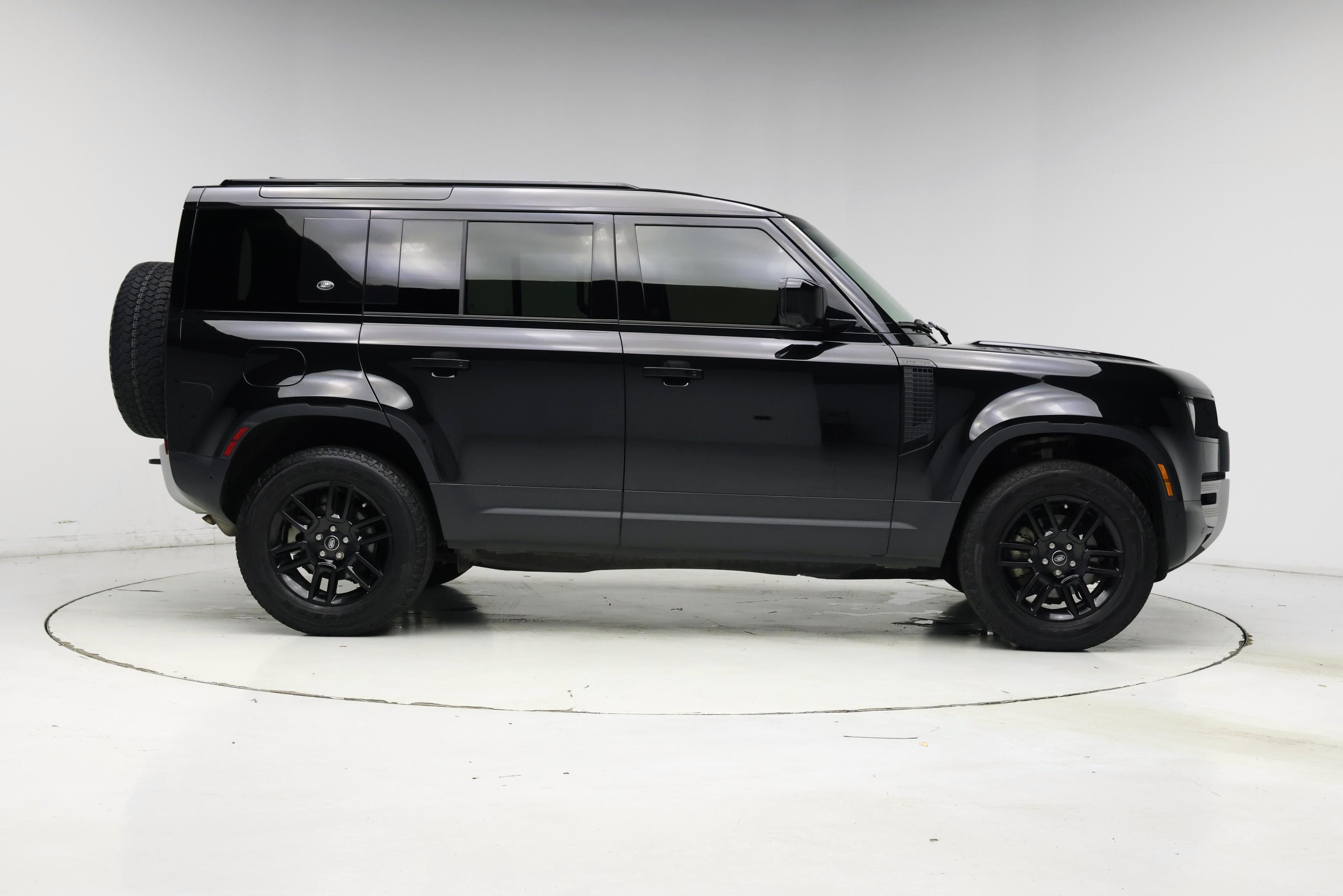 Thumbnail: 2024 Land Rover Defender - 7