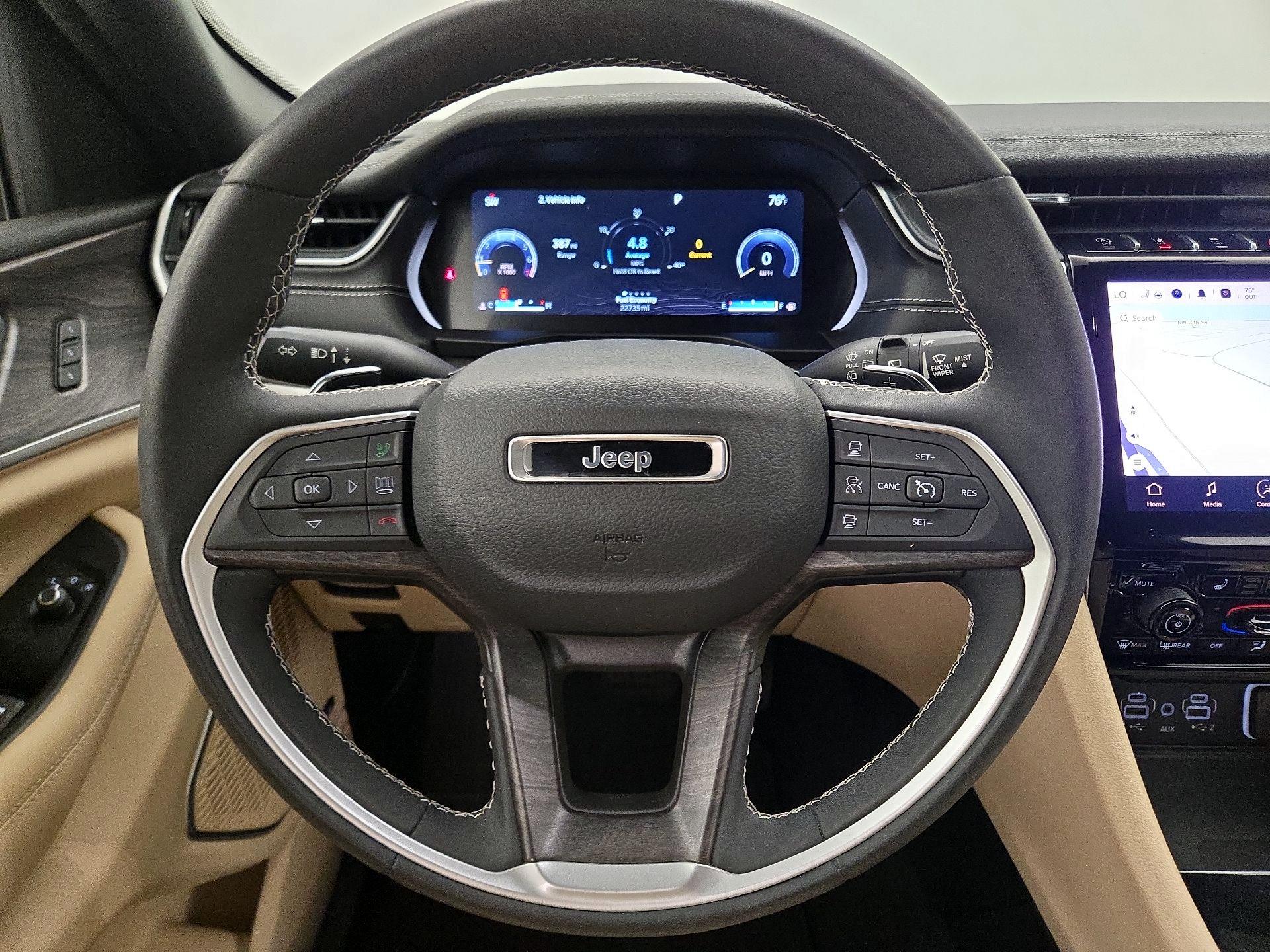 Thumbnail: 2023 Jeep Grand Cherokee - 10