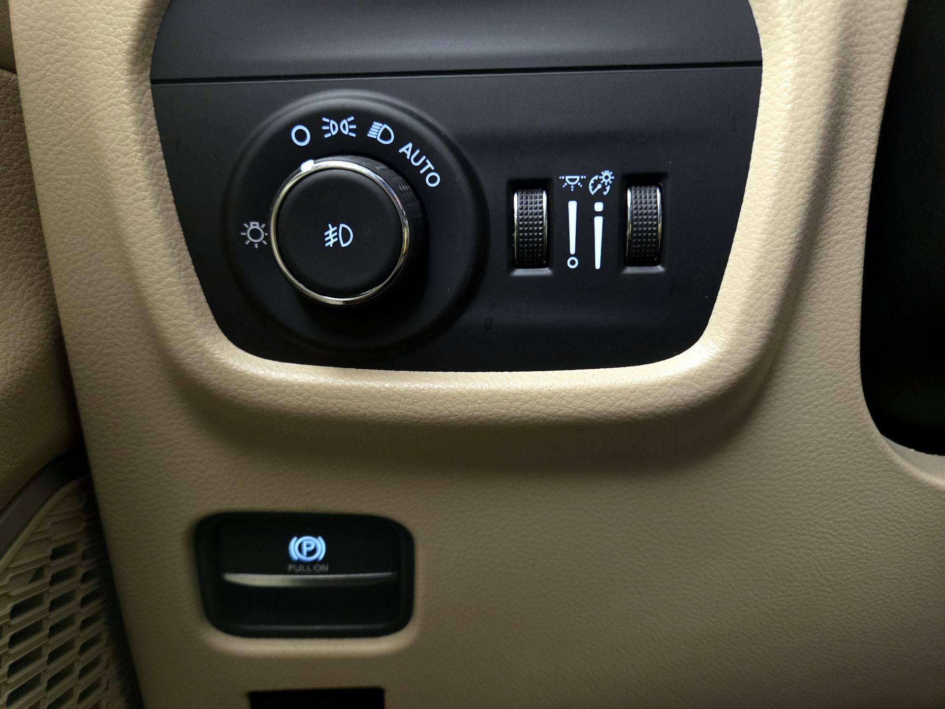 Thumbnail: 2023 Jeep Grand Cherokee - 13