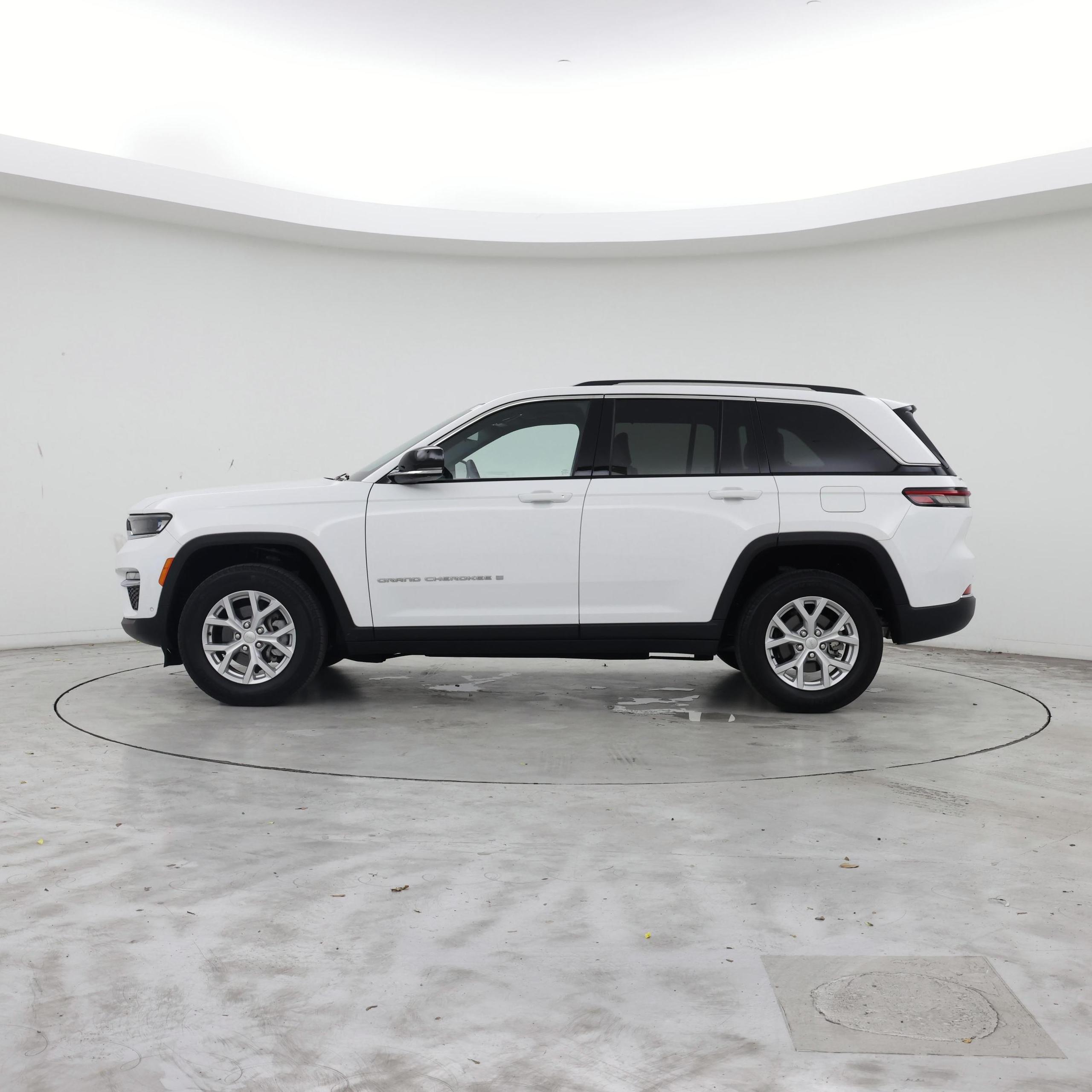 Thumbnail: 2023 Jeep Grand Cherokee - 3
