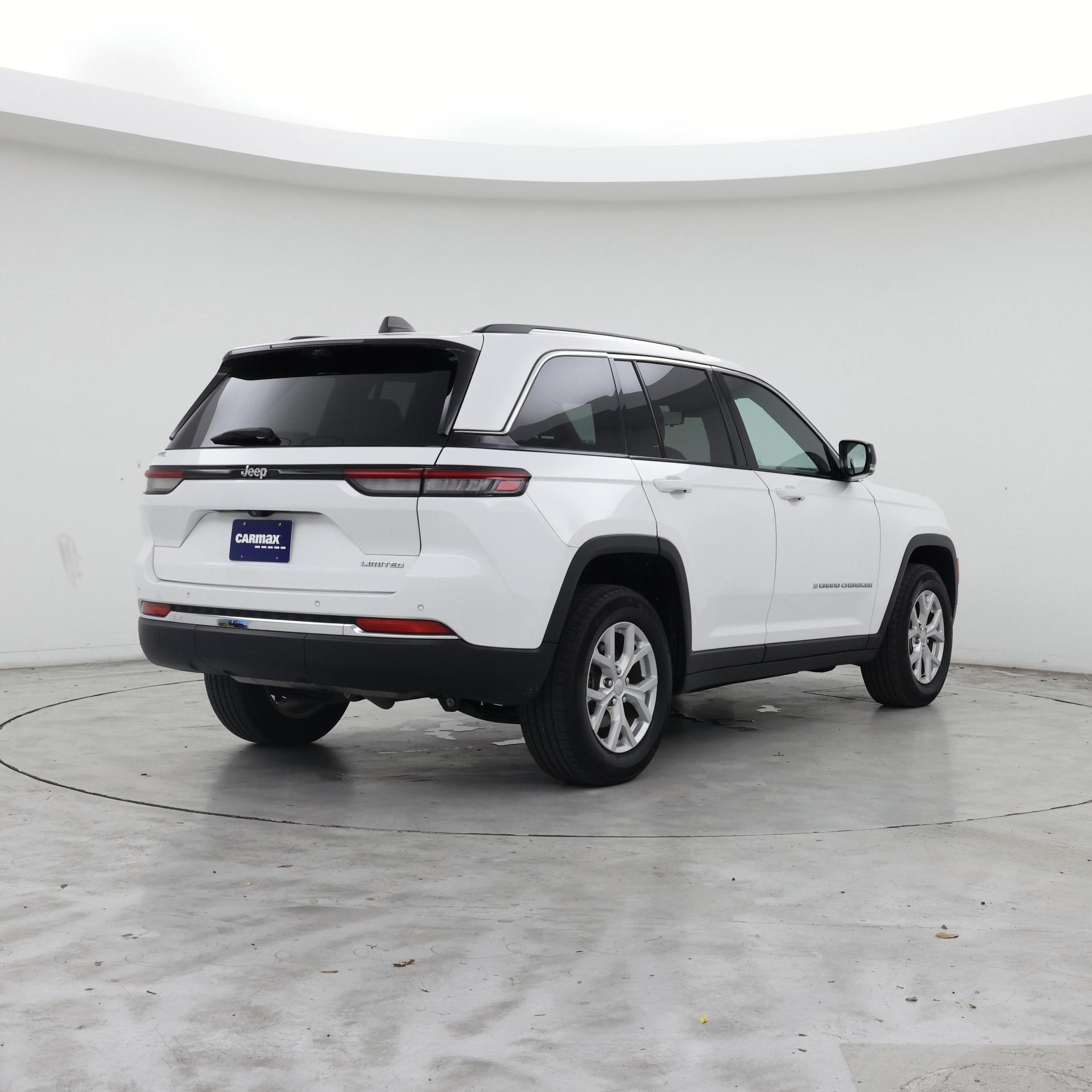 Thumbnail: 2023 Jeep Grand Cherokee - 8
