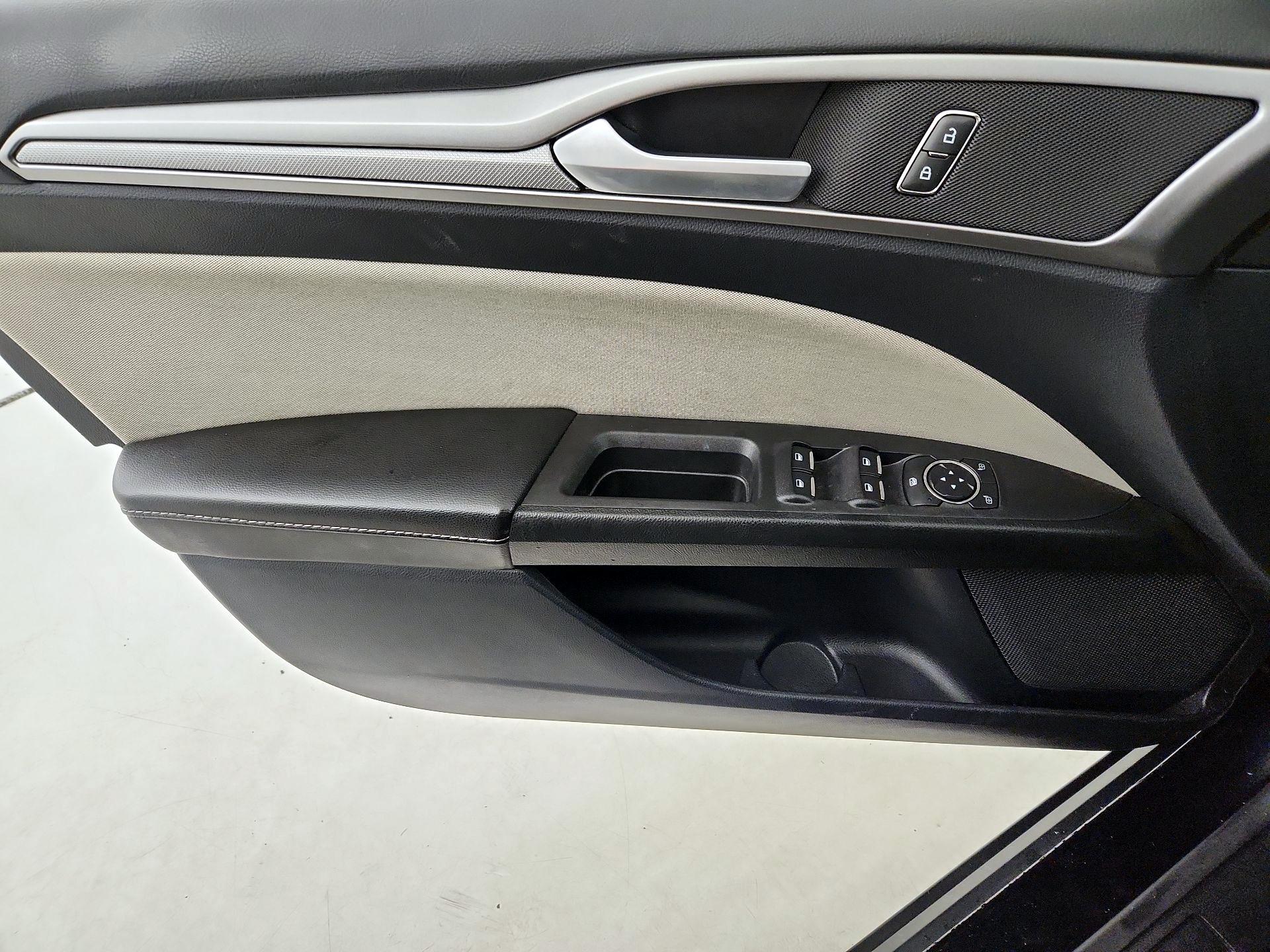 Thumbnail: 2020 Ford Fusion - 12