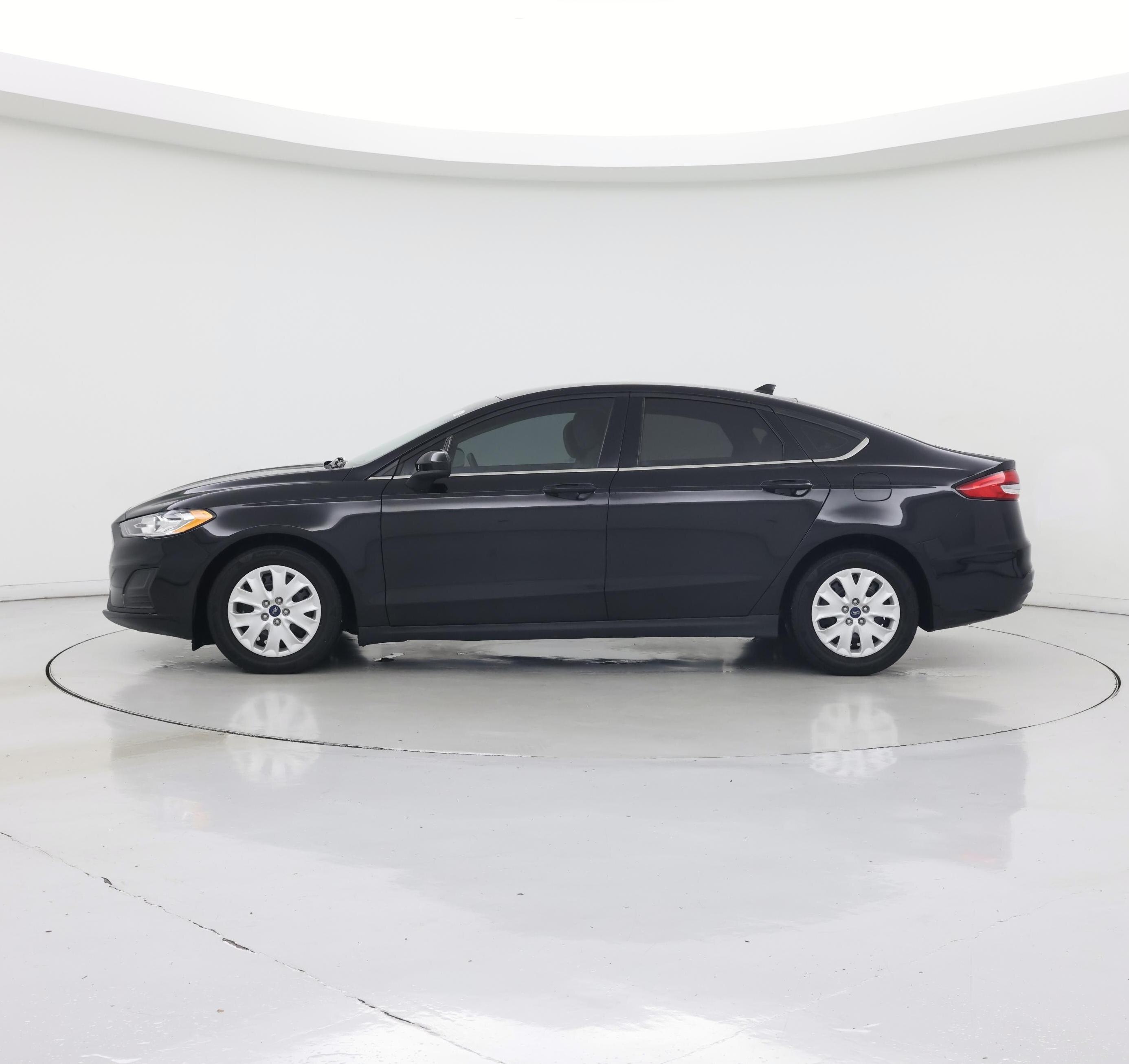 Thumbnail: 2020 Ford Fusion - 3