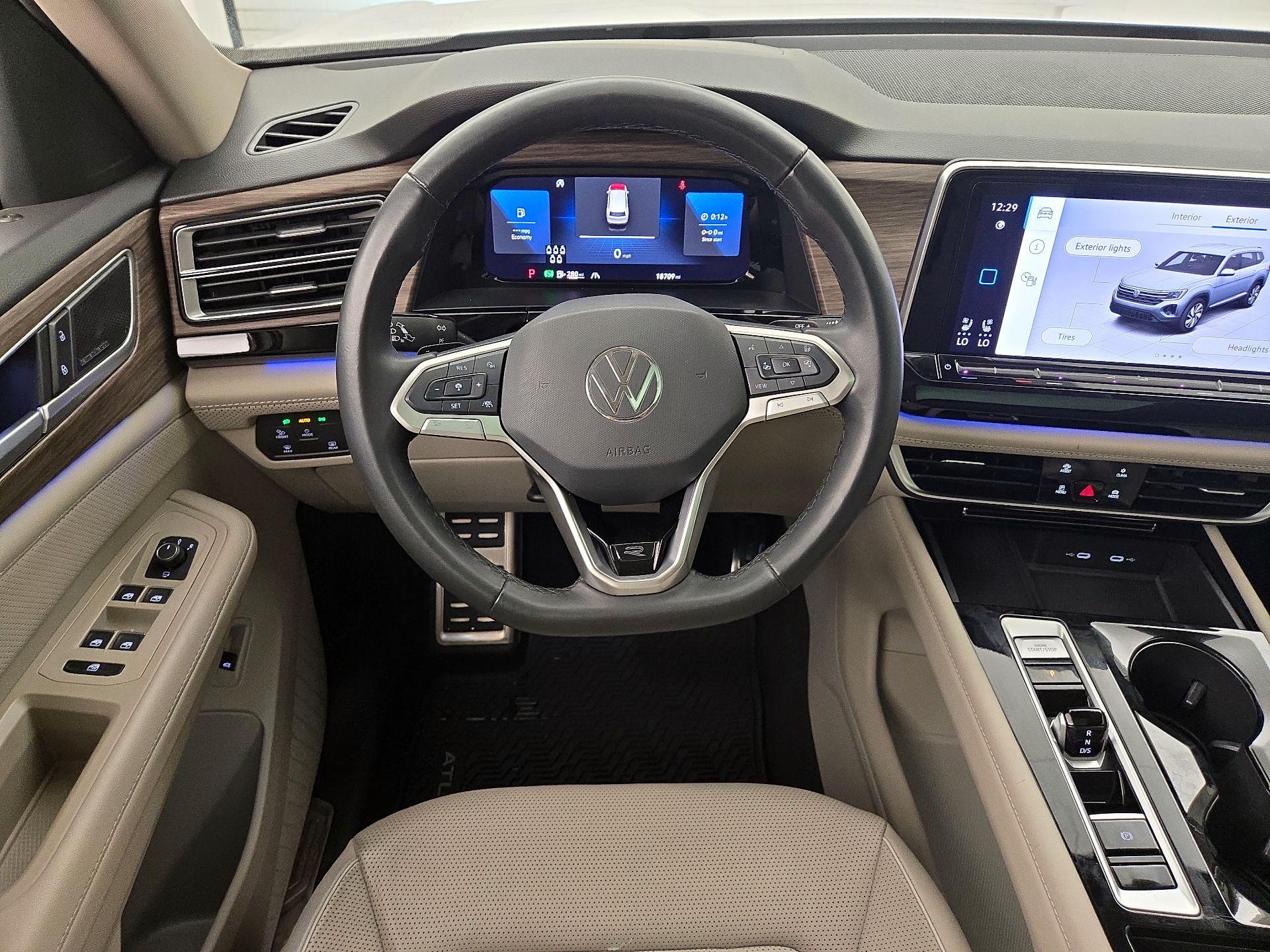 Thumbnail: 2024 Volkswagen Atlas - 10