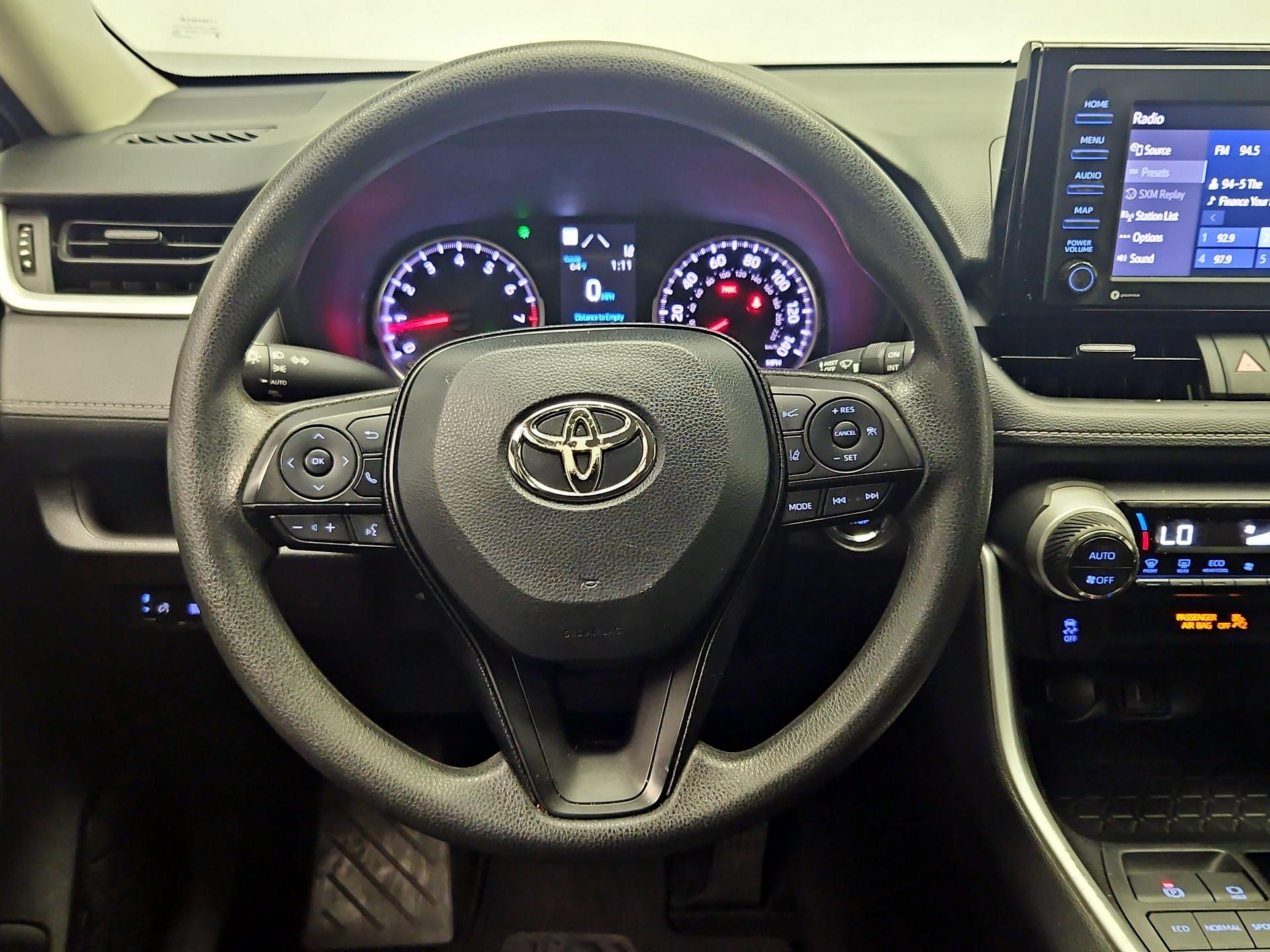 Thumbnail: 2022 Toyota RAV4 - 10