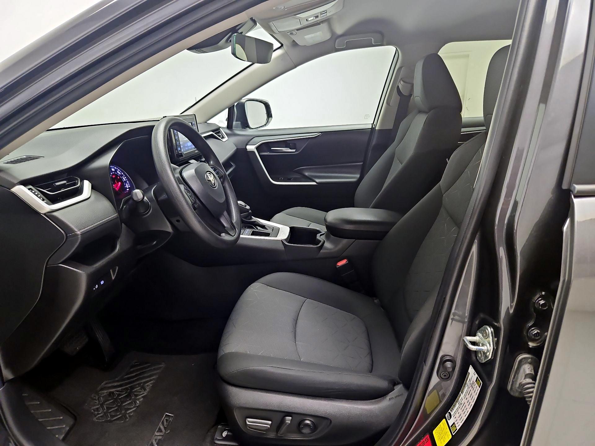 Thumbnail: 2022 Toyota RAV4 - 11