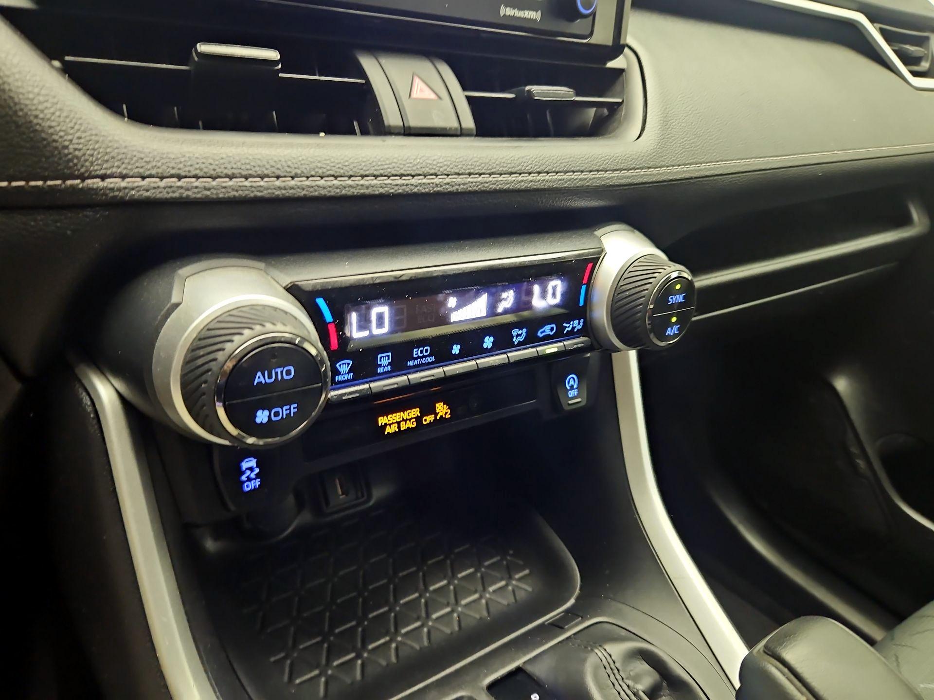 Thumbnail: 2022 Toyota RAV4 - 16