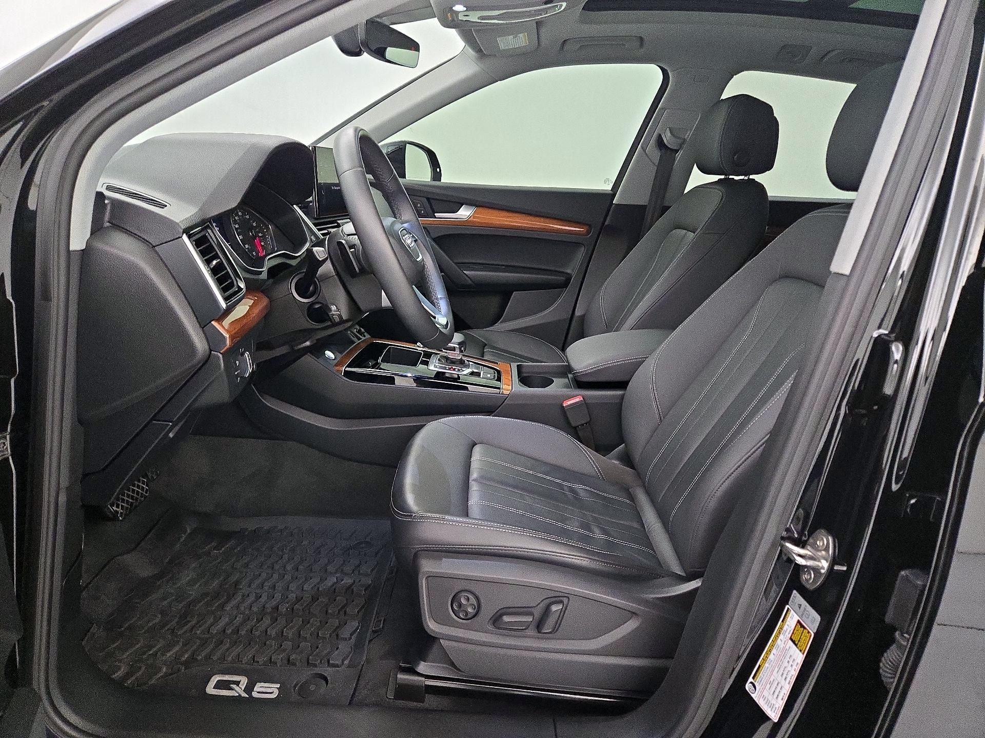 Thumbnail: 2023 Audi Q5 - 11
