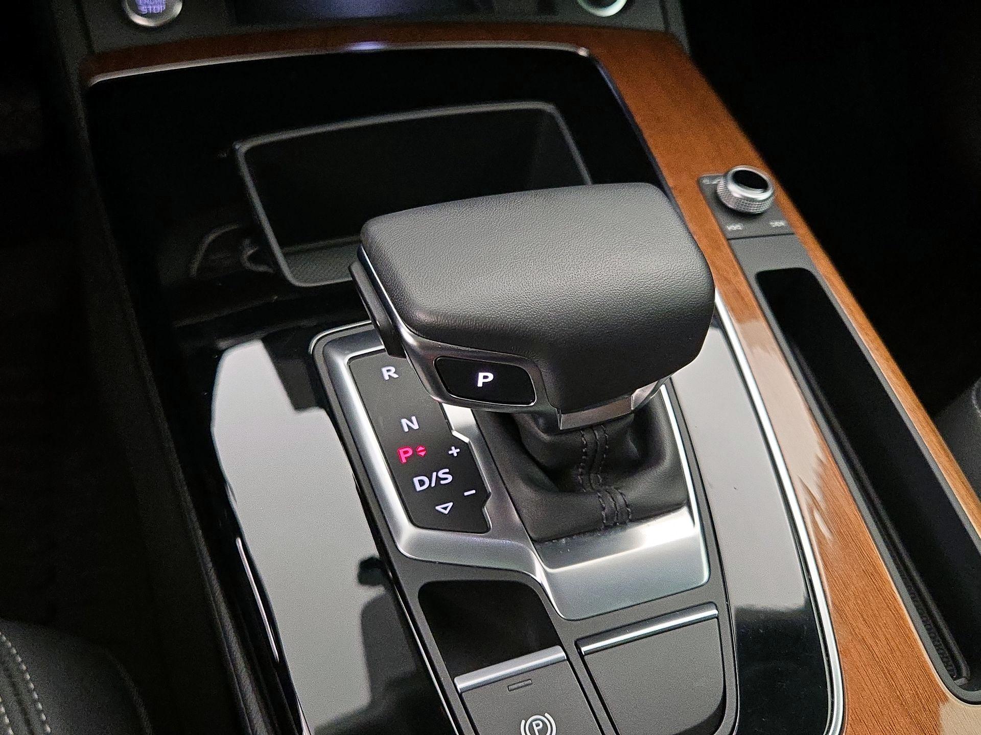 Thumbnail: 2023 Audi Q5 - 17