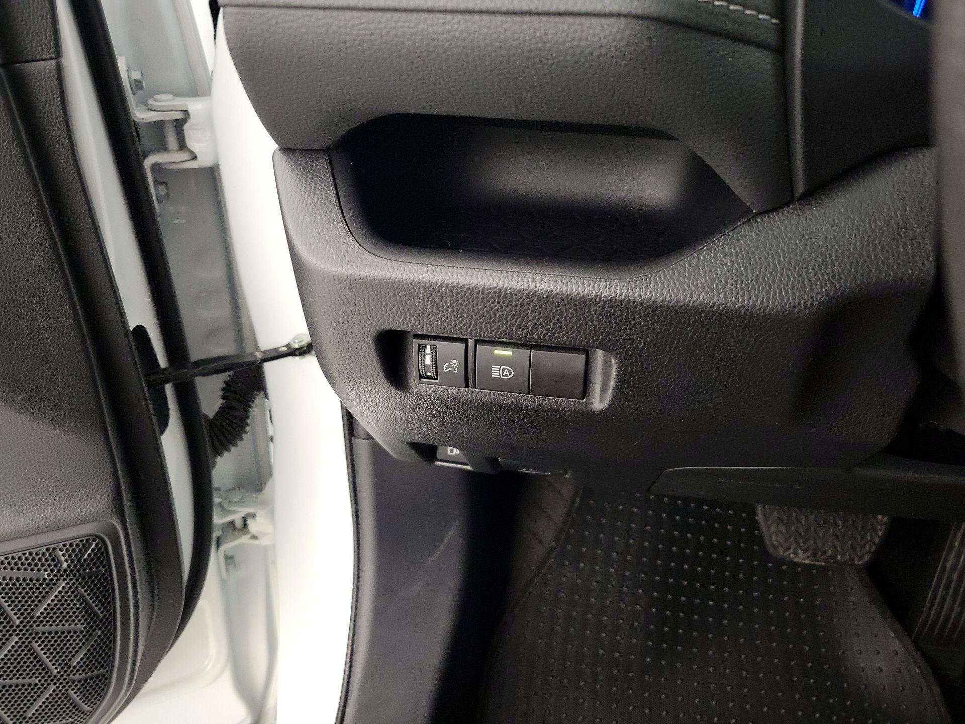 Thumbnail: 2025 Toyota RAV4 - 13