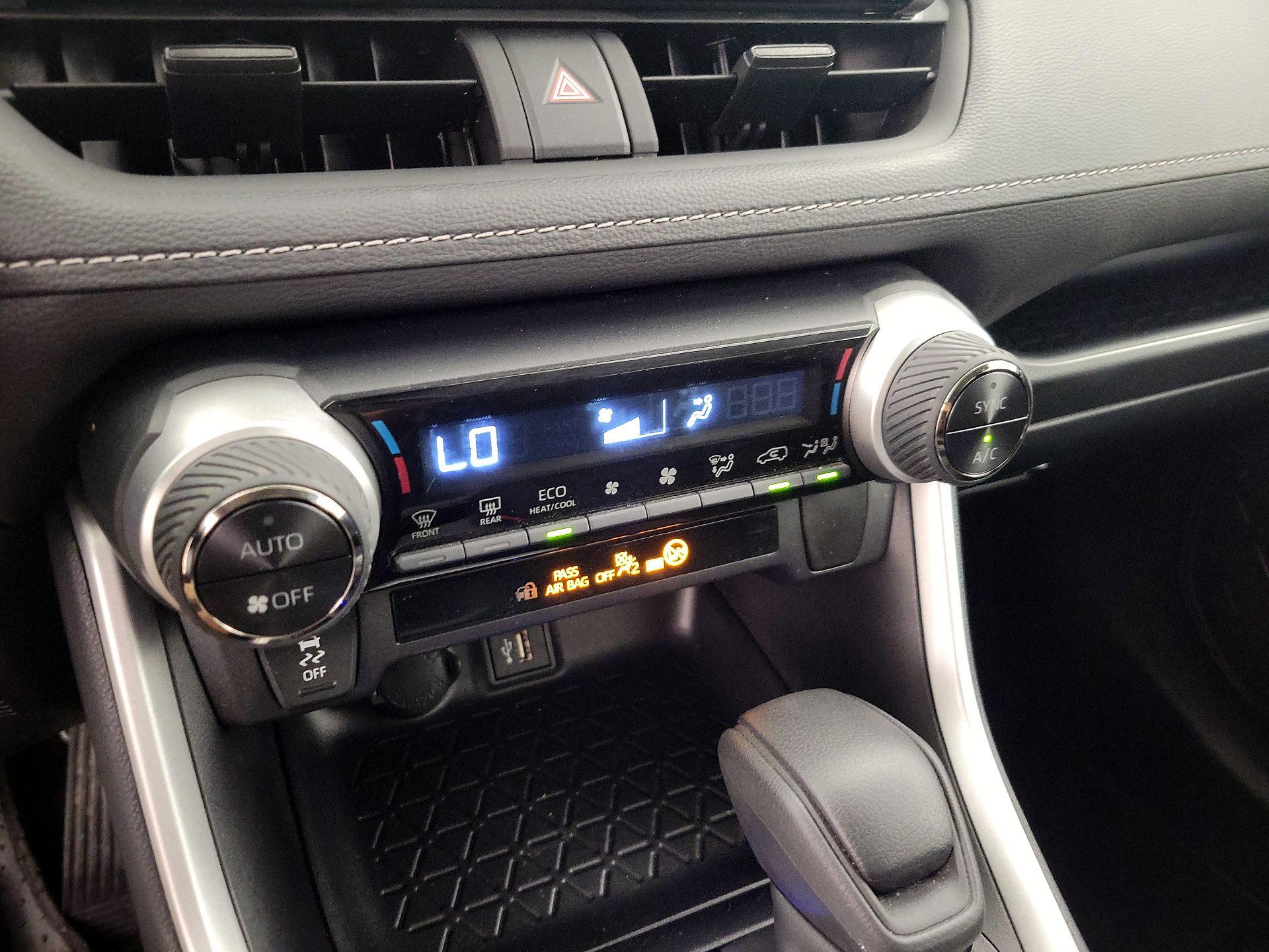 Thumbnail: 2025 Toyota RAV4 - 16