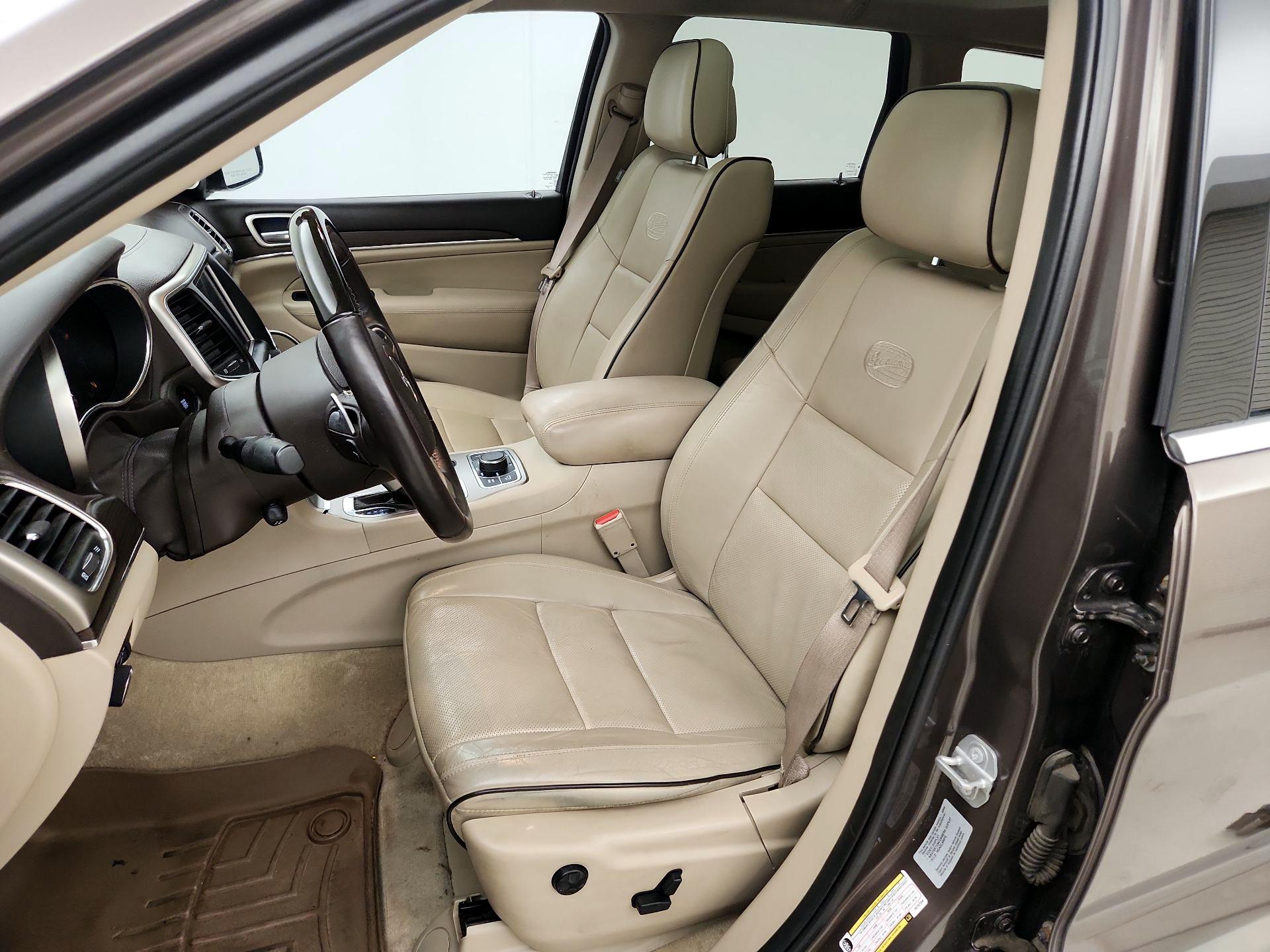 Thumbnail: 2017 Jeep Grand Cherokee - 11