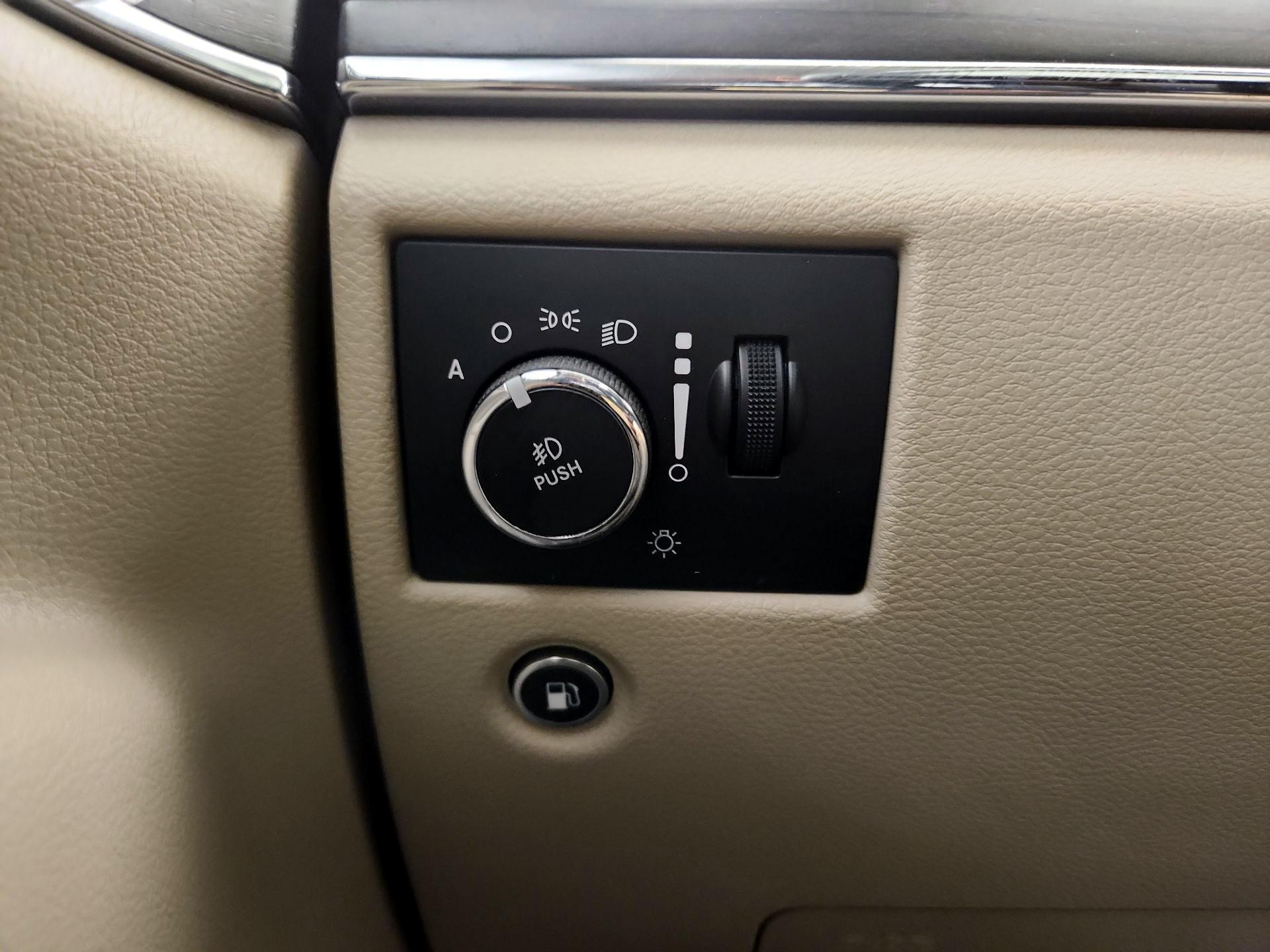 Thumbnail: 2017 Jeep Grand Cherokee - 13