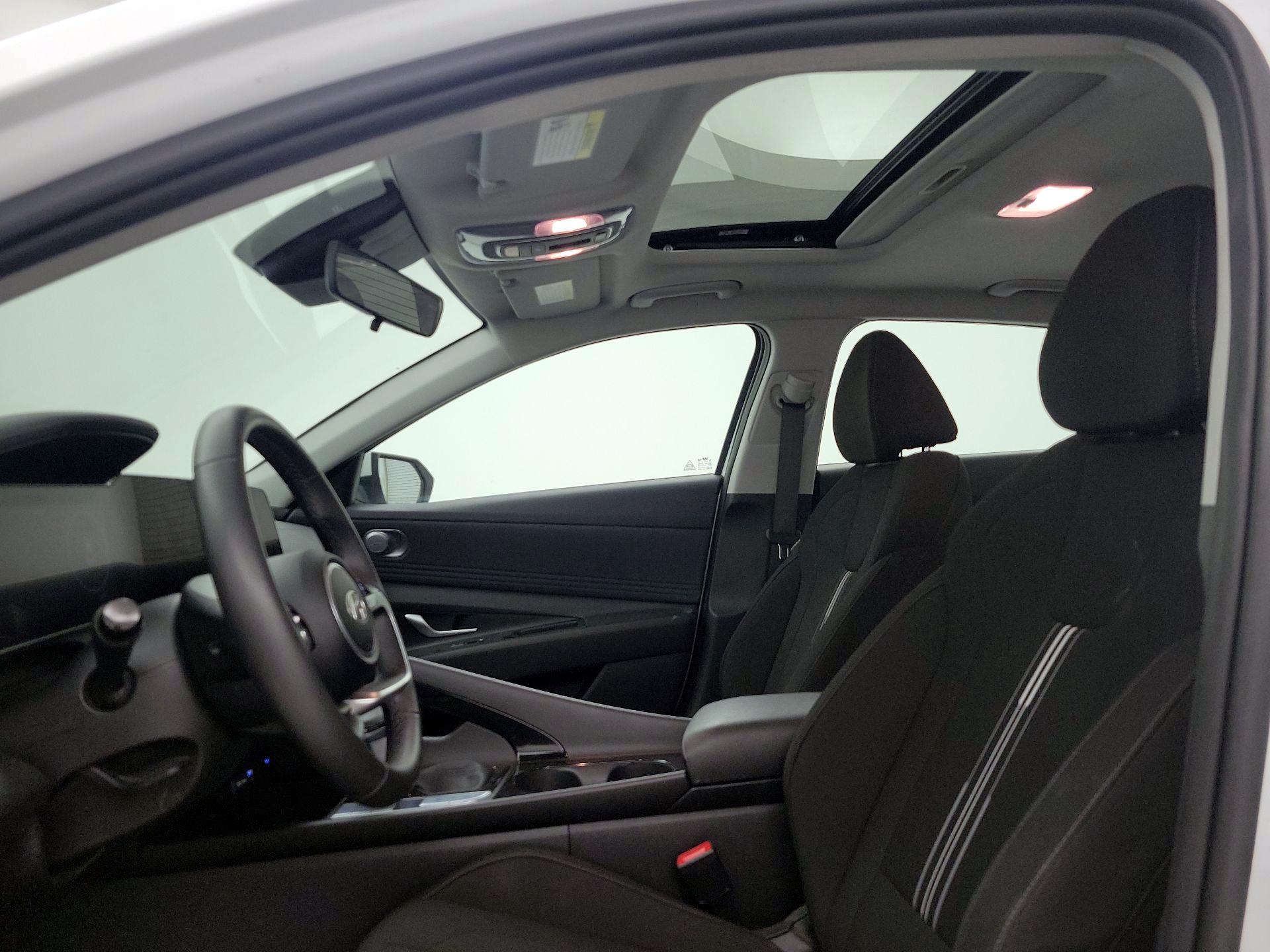 Thumbnail: 2025 Hyundai Elantra - 19