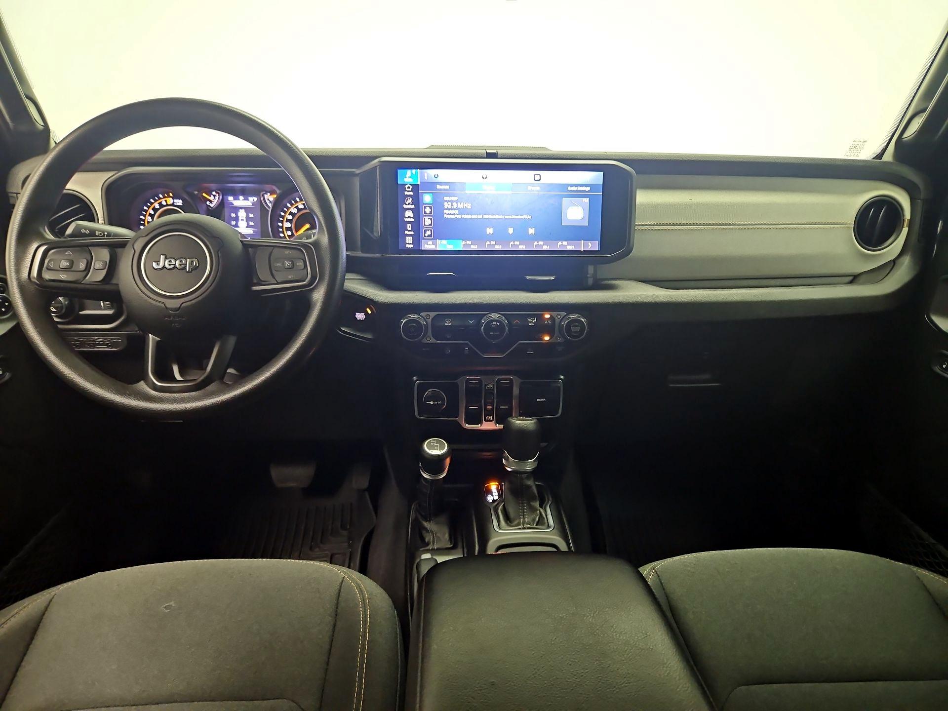 Thumbnail: 2025 Jeep Gladiator - 9