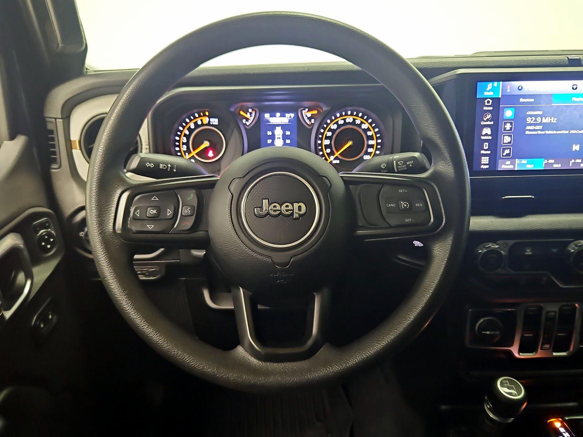 Thumbnail: 2025 Jeep Gladiator - 10