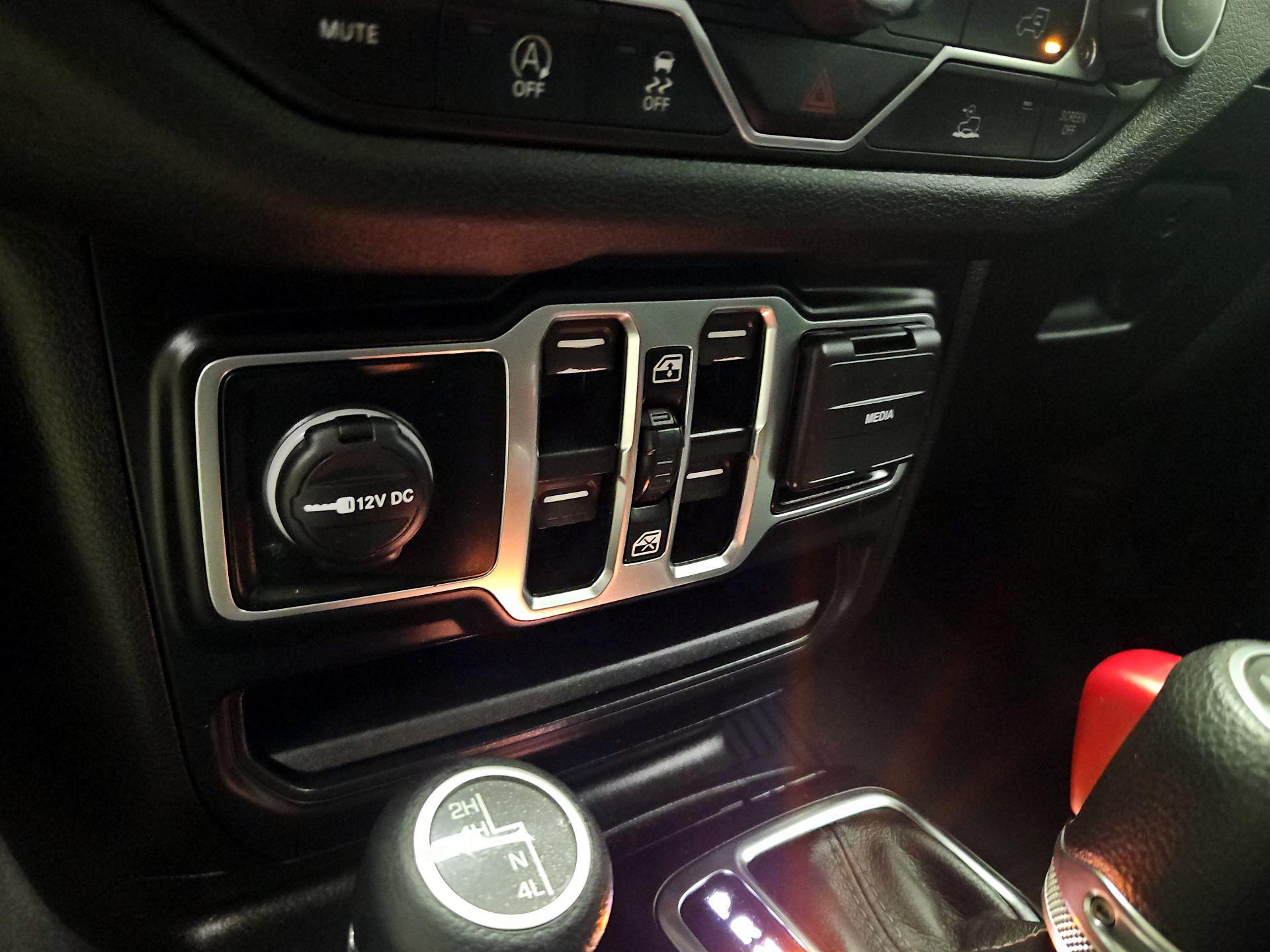 Thumbnail: 2025 Jeep Gladiator - 18