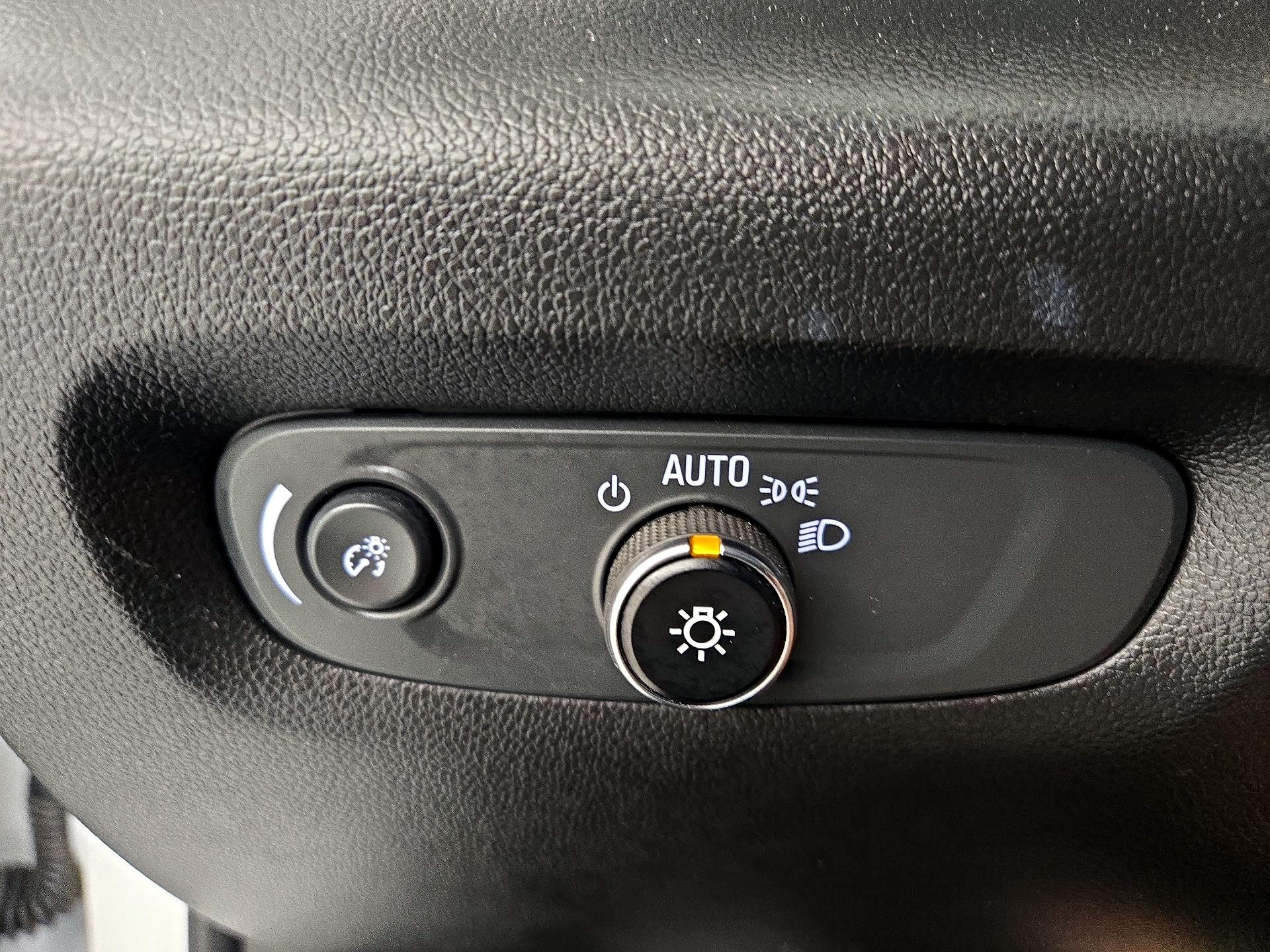 Thumbnail: 2023 Chevrolet Traverse - 13