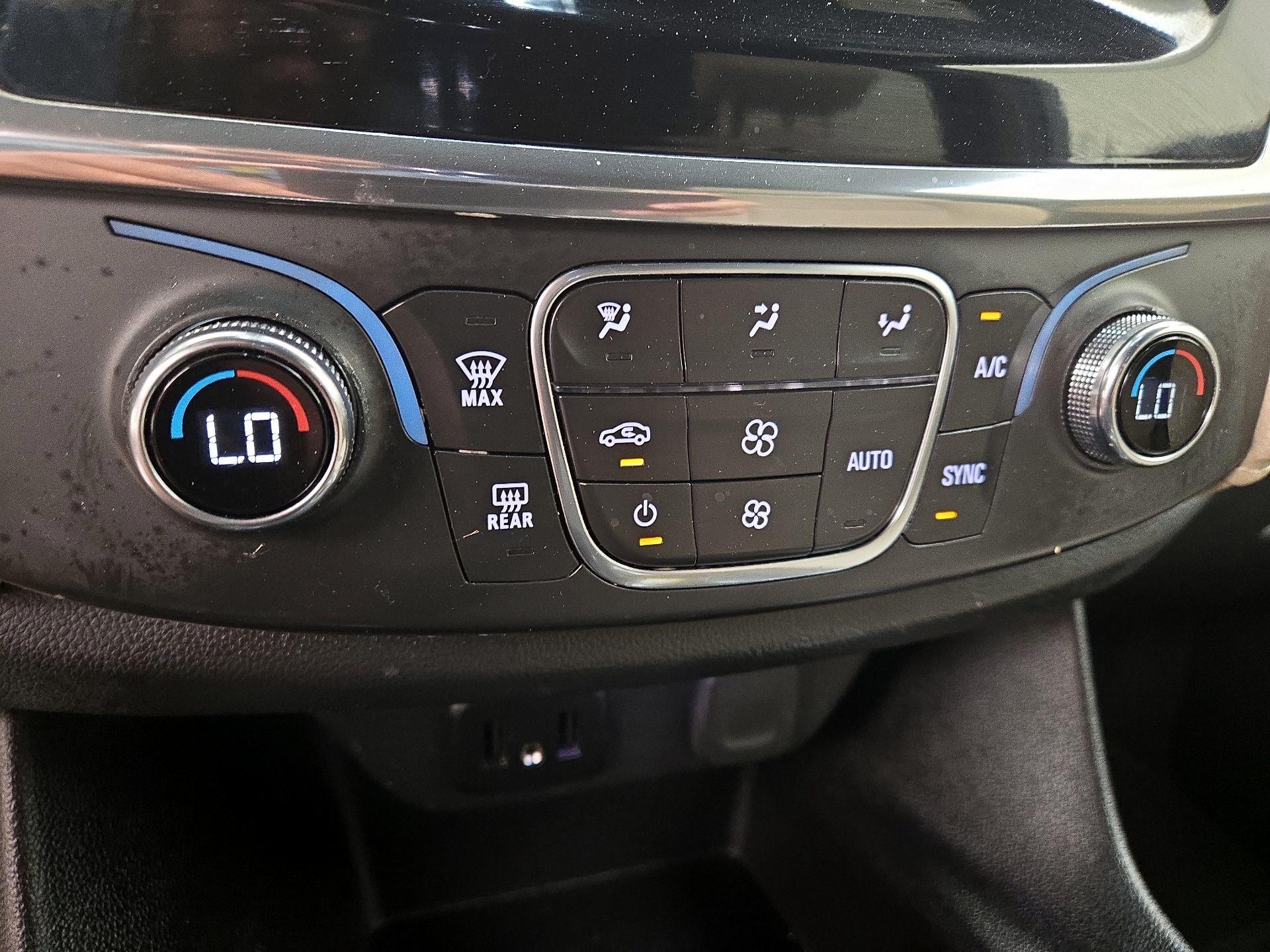 Thumbnail: 2023 Chevrolet Traverse - 16