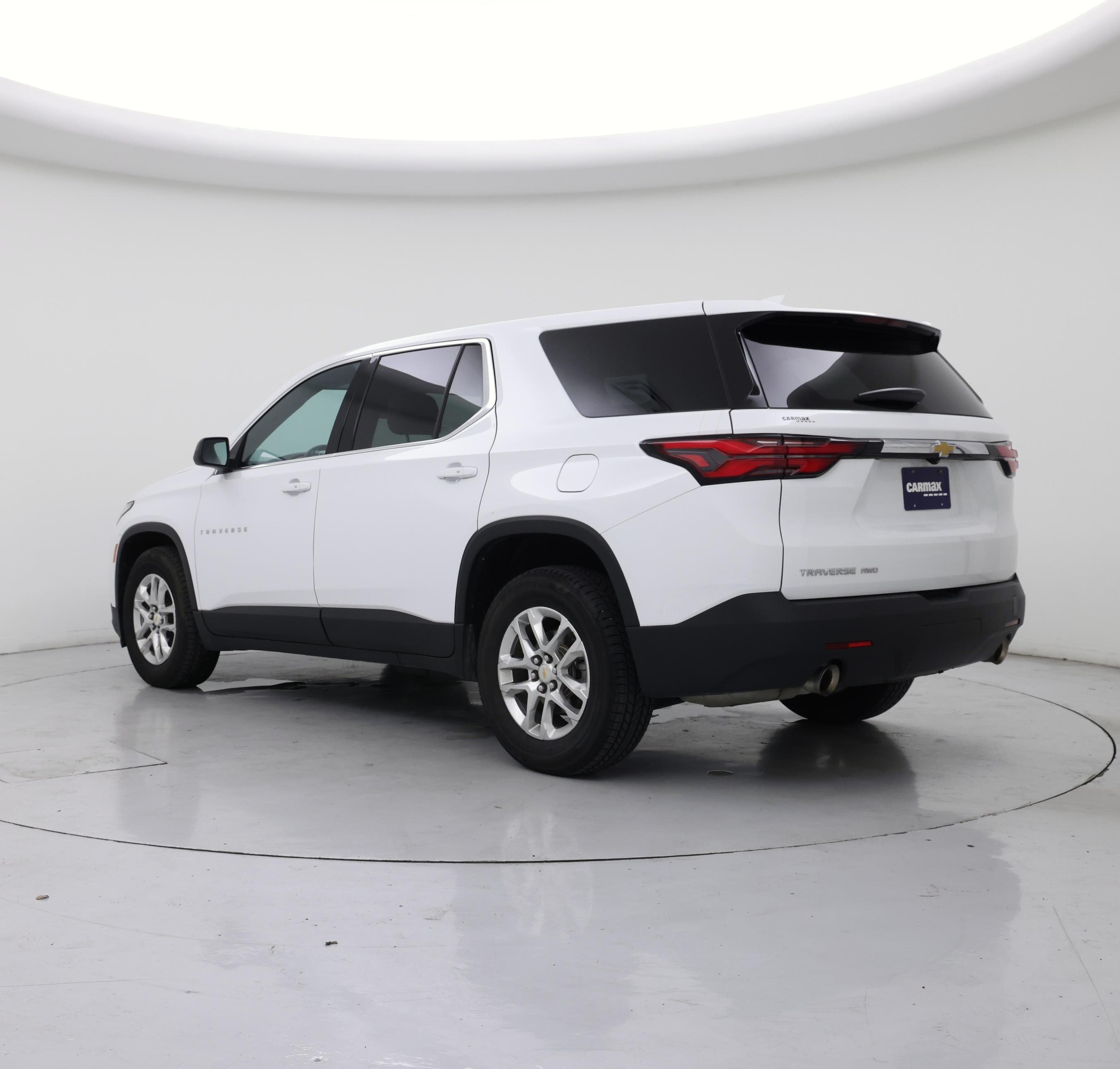 Thumbnail: 2023 Chevrolet Traverse - 2