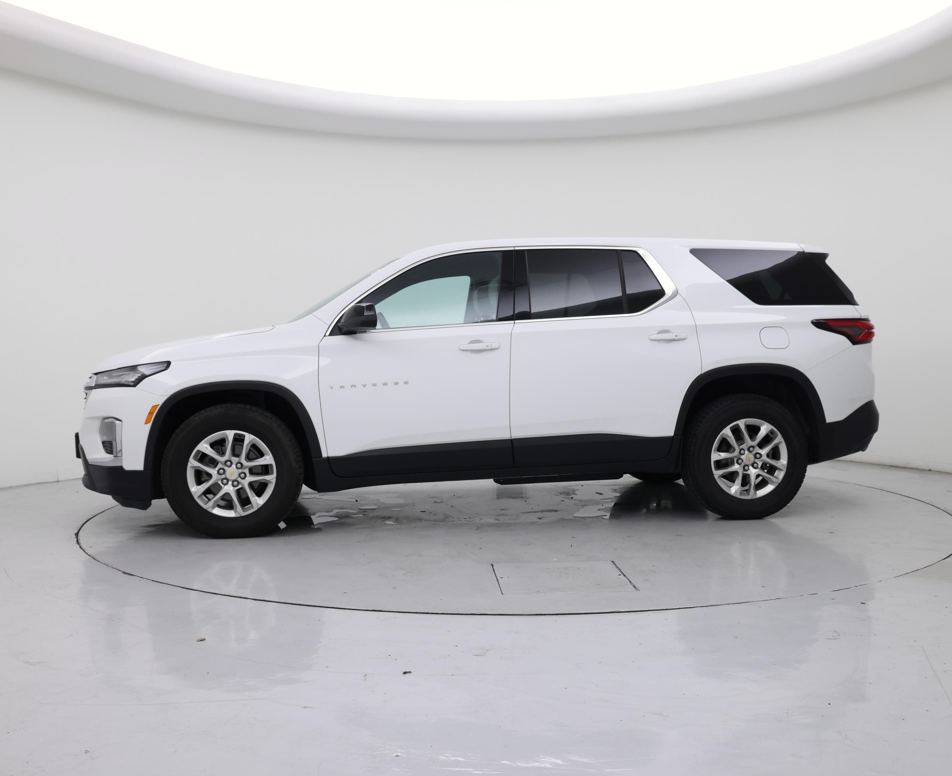 Thumbnail: 2023 Chevrolet Traverse - 3