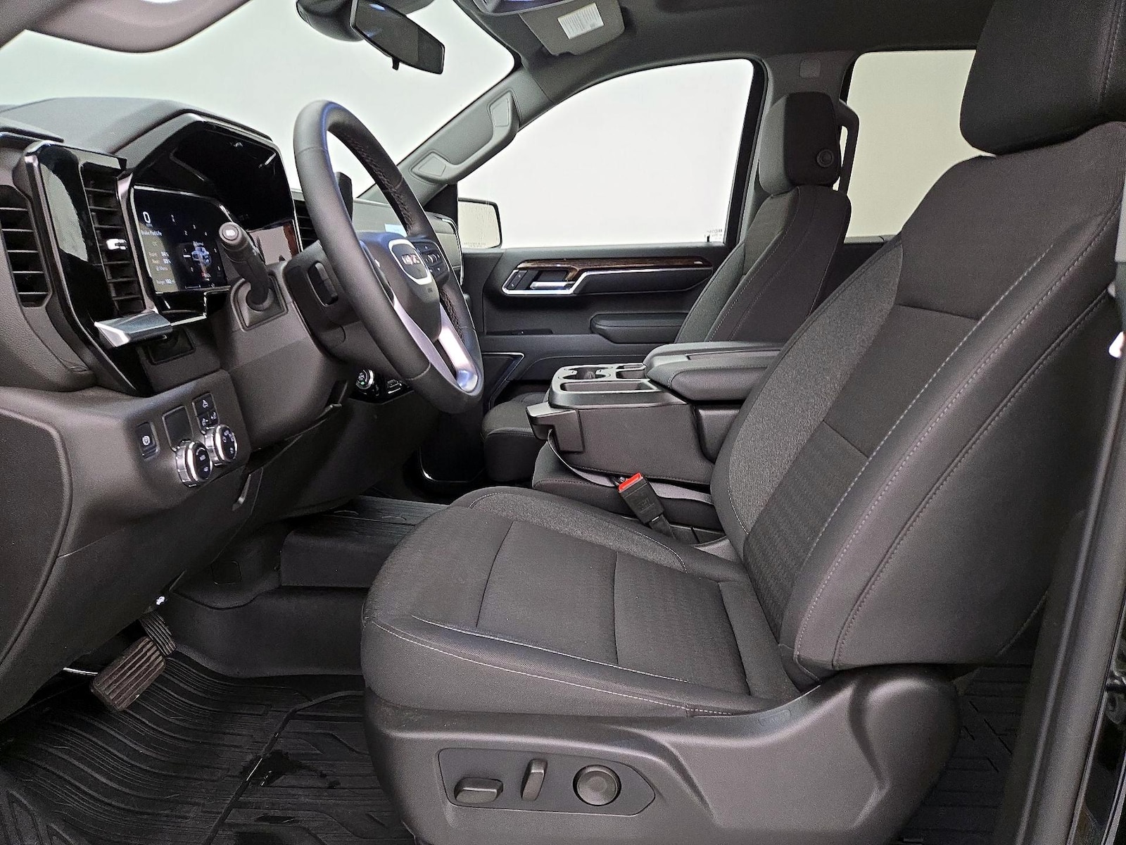 2026 GMC Sierra 1500 SLE - Photo 12