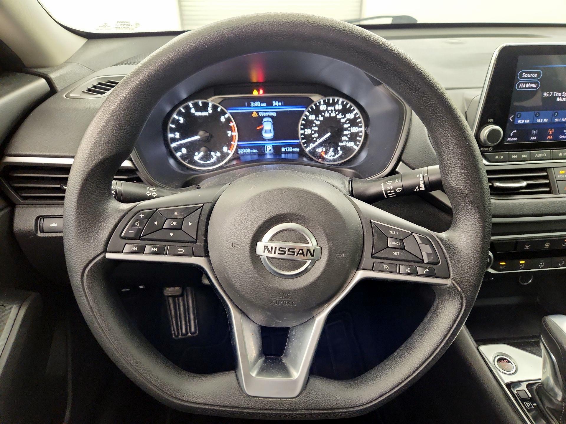 Thumbnail: 2020 Nissan Altima - 10