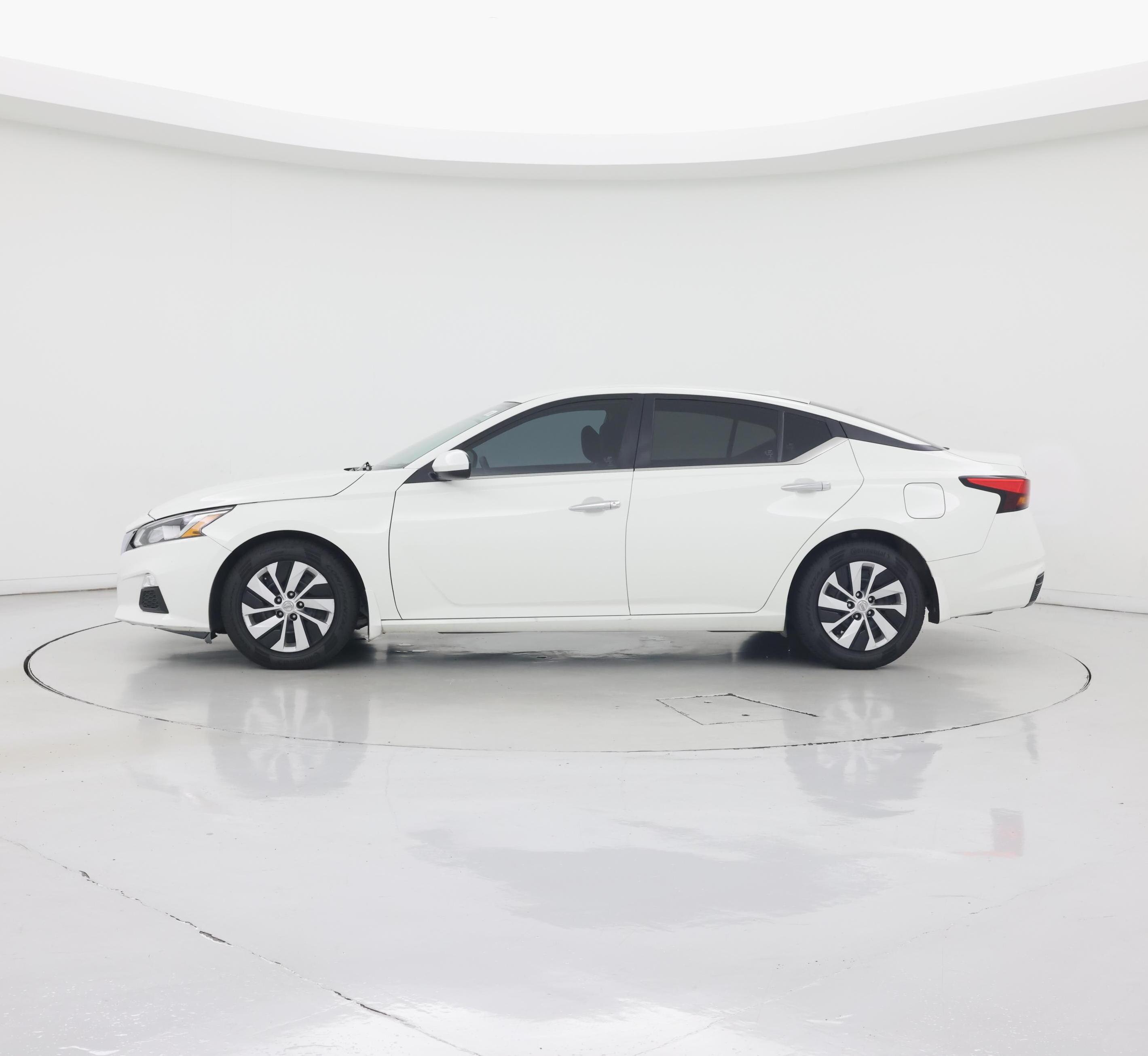 Thumbnail: 2020 Nissan Altima - 3