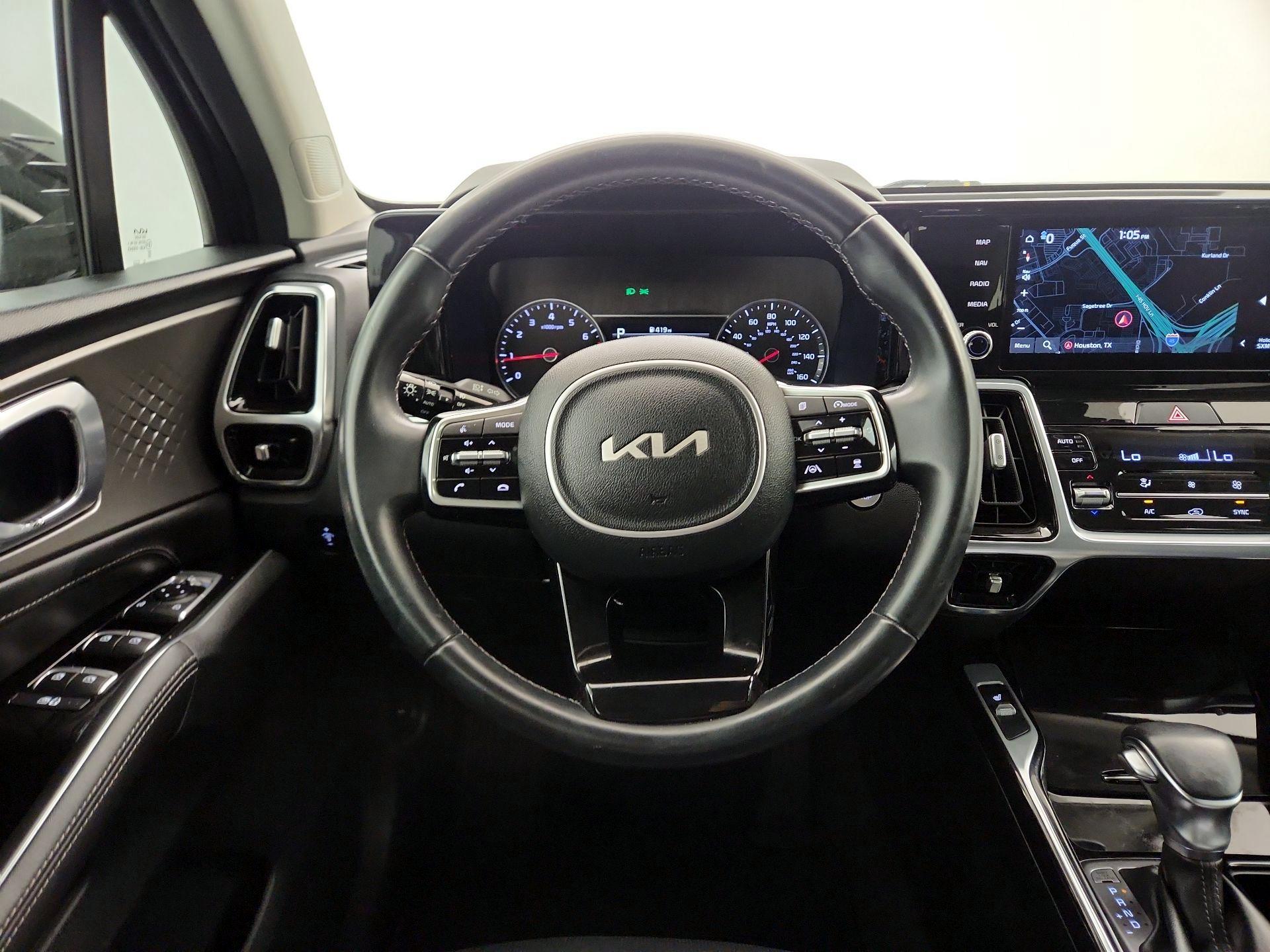 Thumbnail: 2022 Kia Sorento - 10