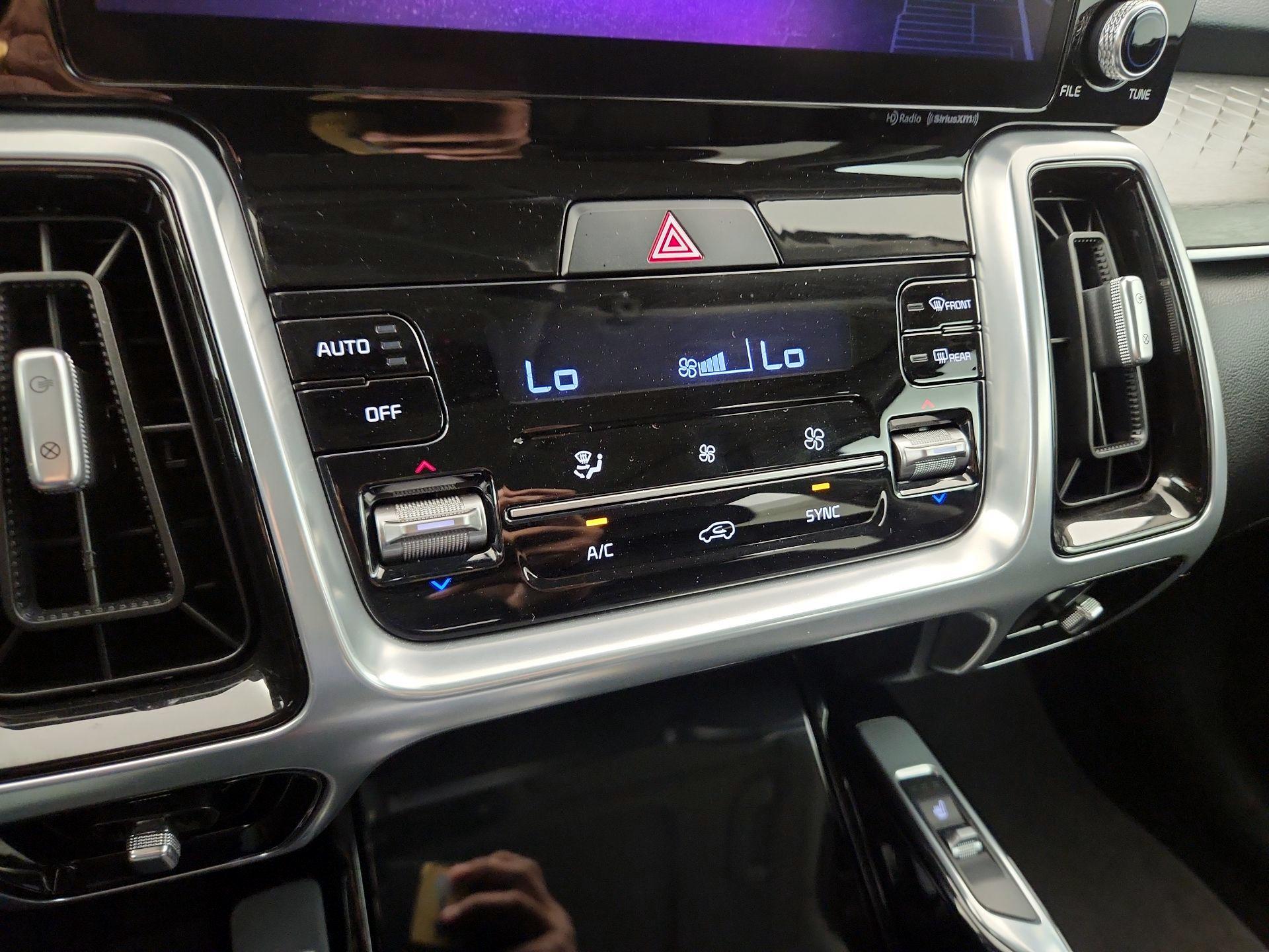 Thumbnail: 2022 Kia Sorento - 17