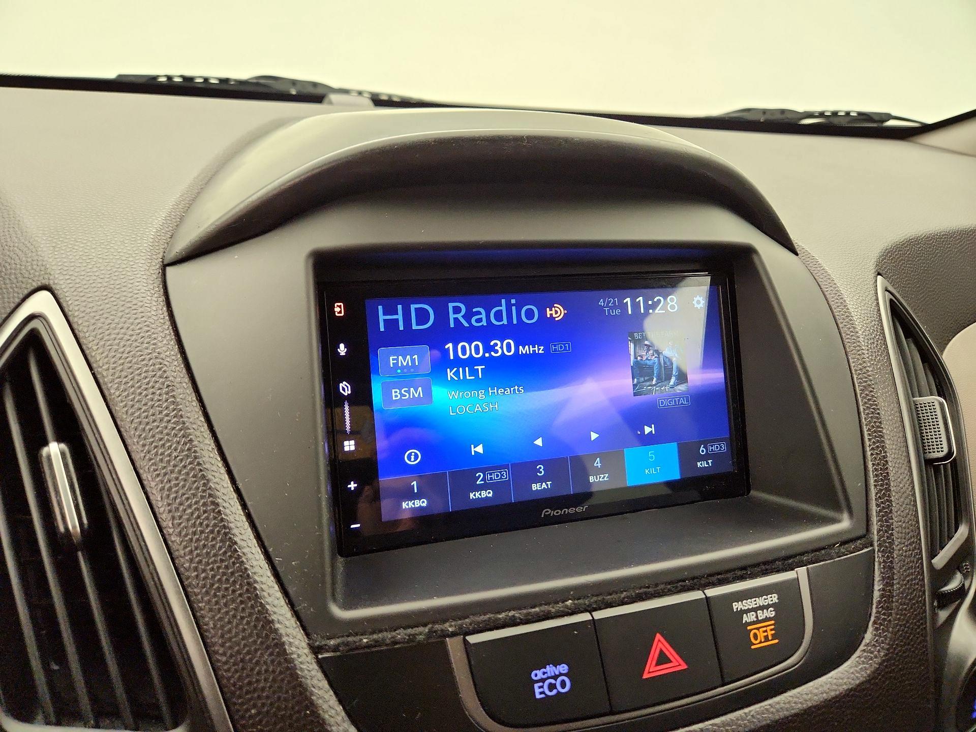 Thumbnail: 2015 Hyundai Tucson - 15