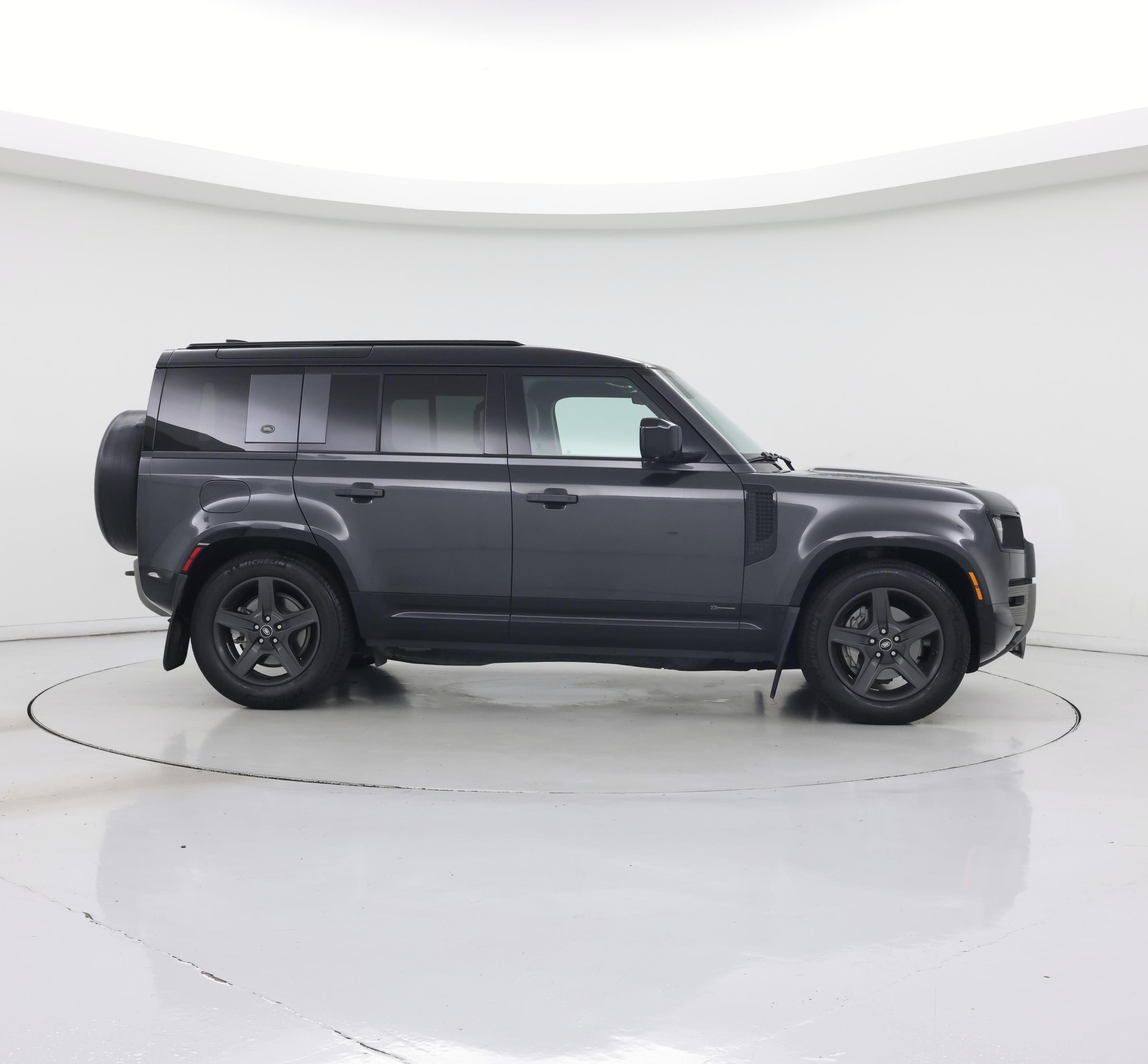 Thumbnail: 2021 Land Rover Defender - 7