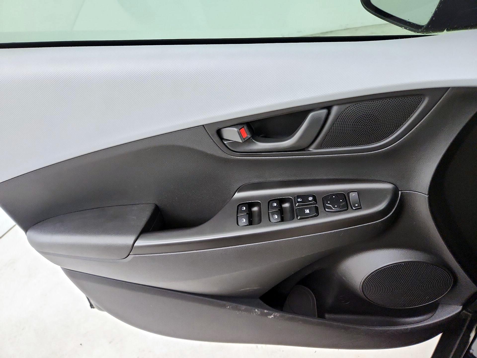 Thumbnail: 2020 Hyundai Kona - 10