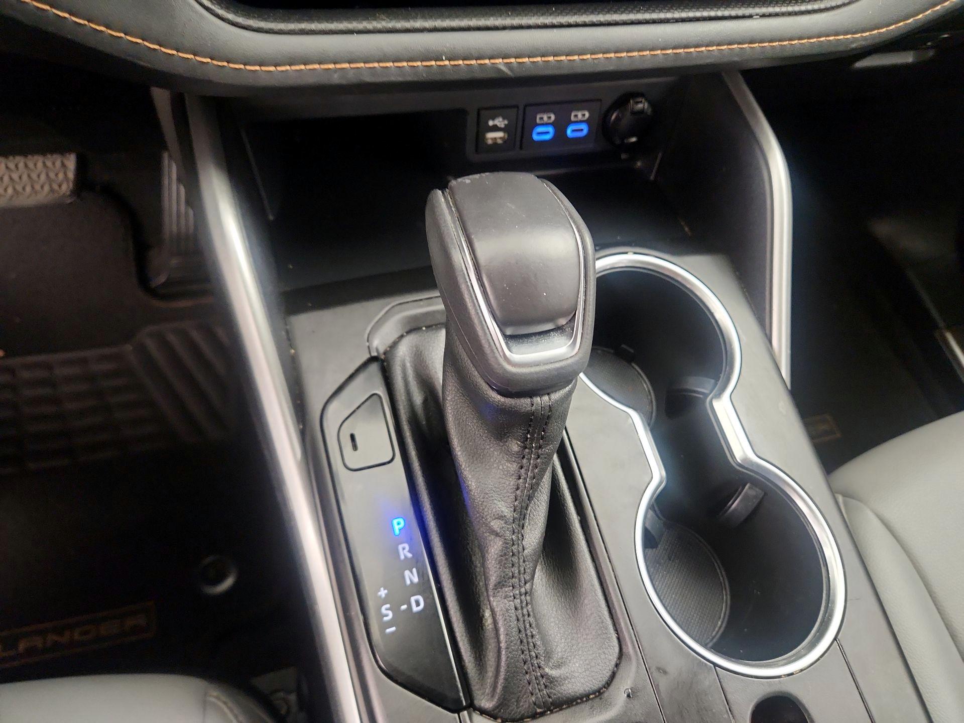 Thumbnail: 2022 Toyota Highlander - 15