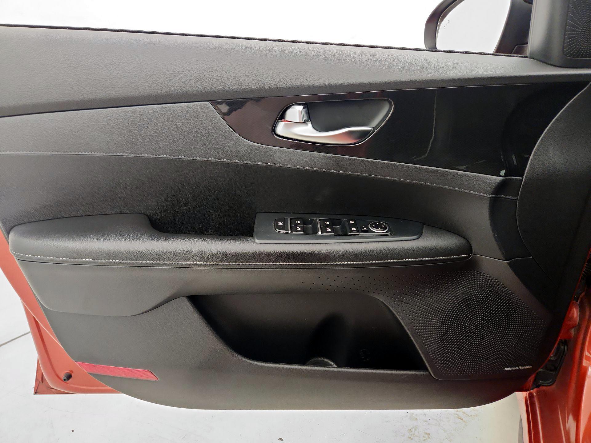 Thumbnail: 2021 Kia Forte - 12