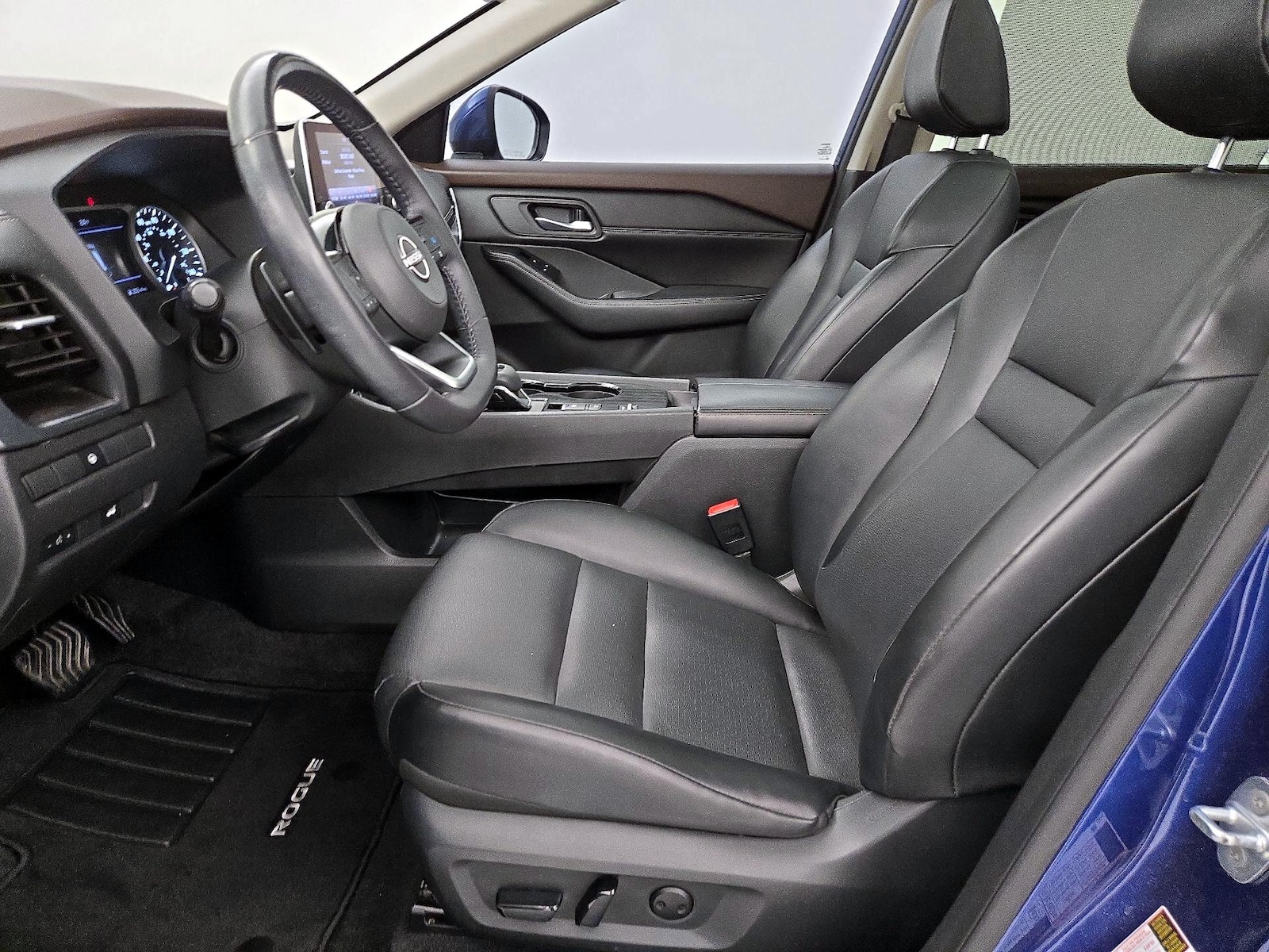 2022 Nissan Rogue SV - Photo 12