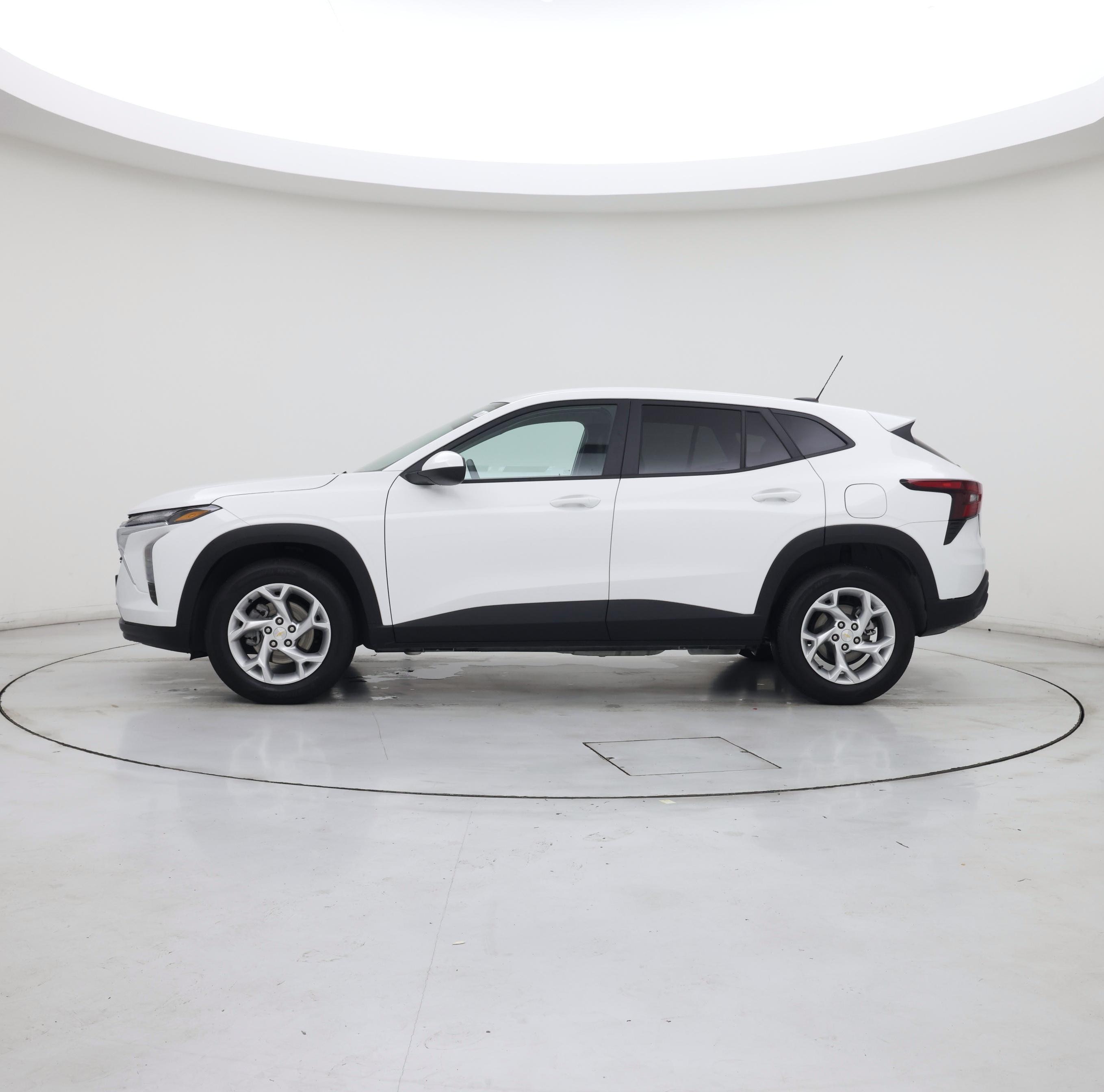 Thumbnail: 2025 Chevrolet Trax - 3