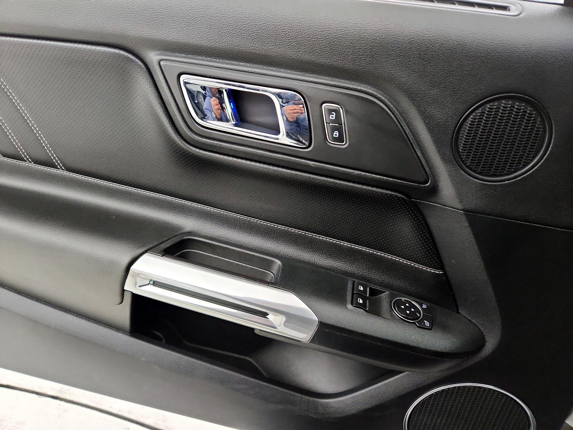 Thumbnail: 2015 Ford Mustang - 10