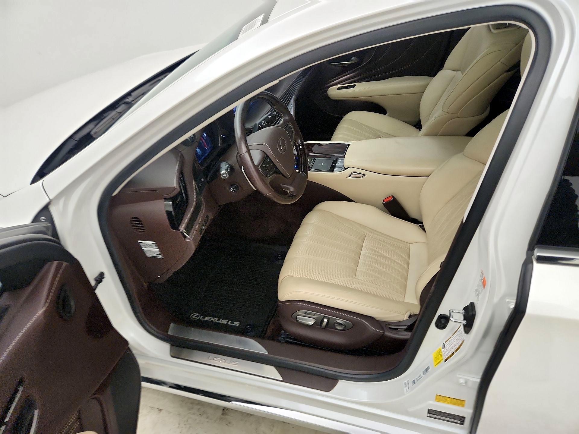 Thumbnail: 2020 Lexus LS - 11