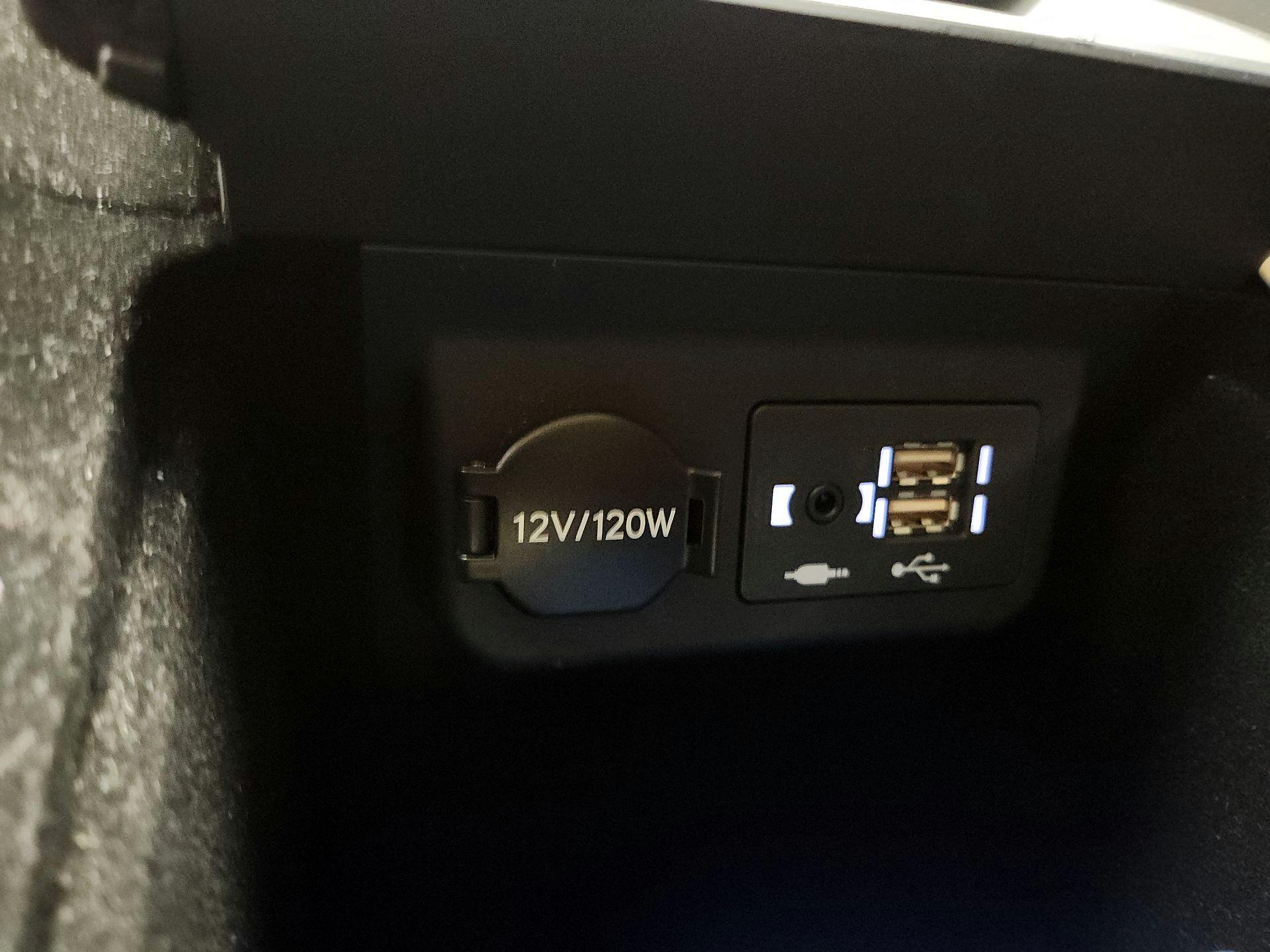 Thumbnail: 2020 Lexus LS - 19