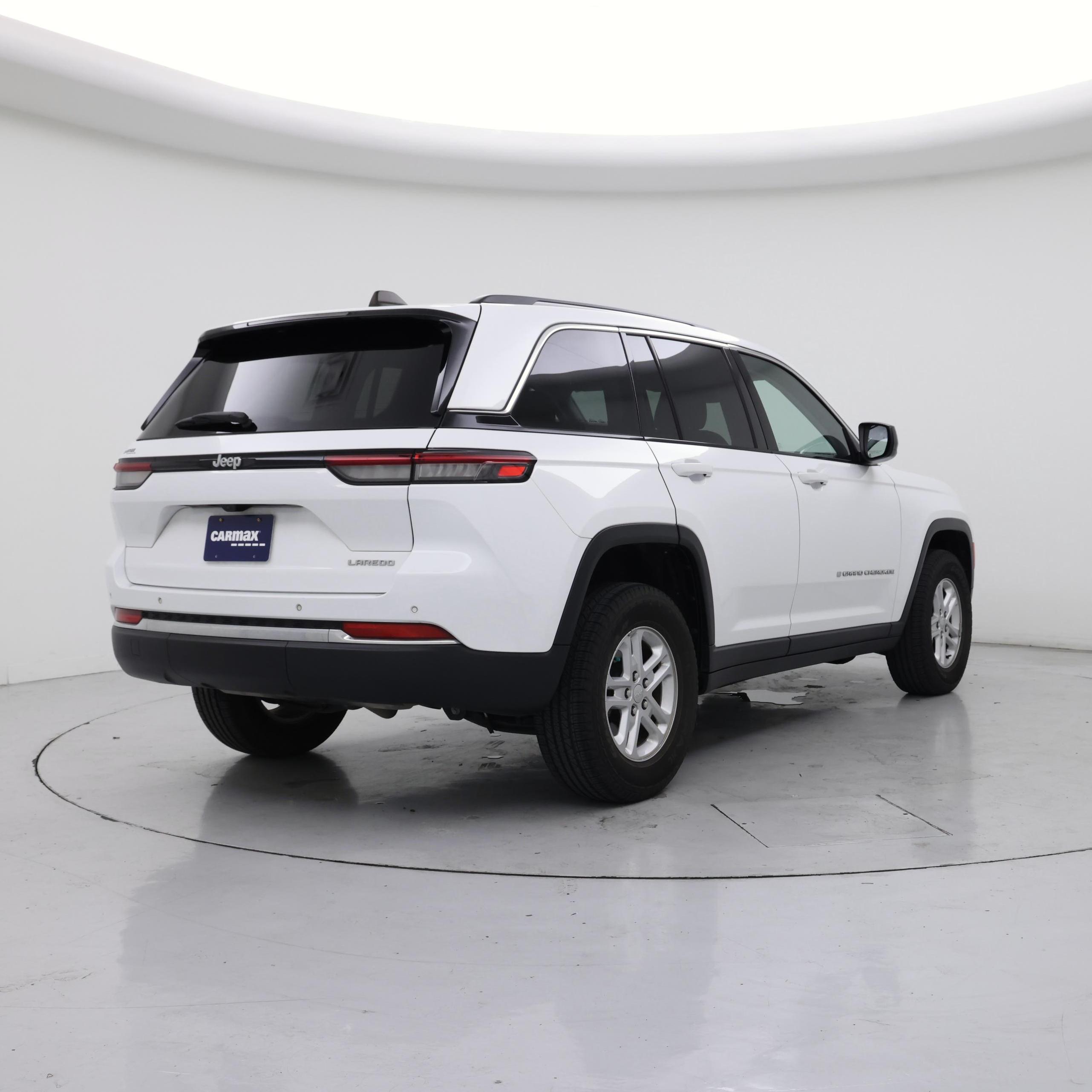 Thumbnail: 2023 Jeep Grand Cherokee - 8