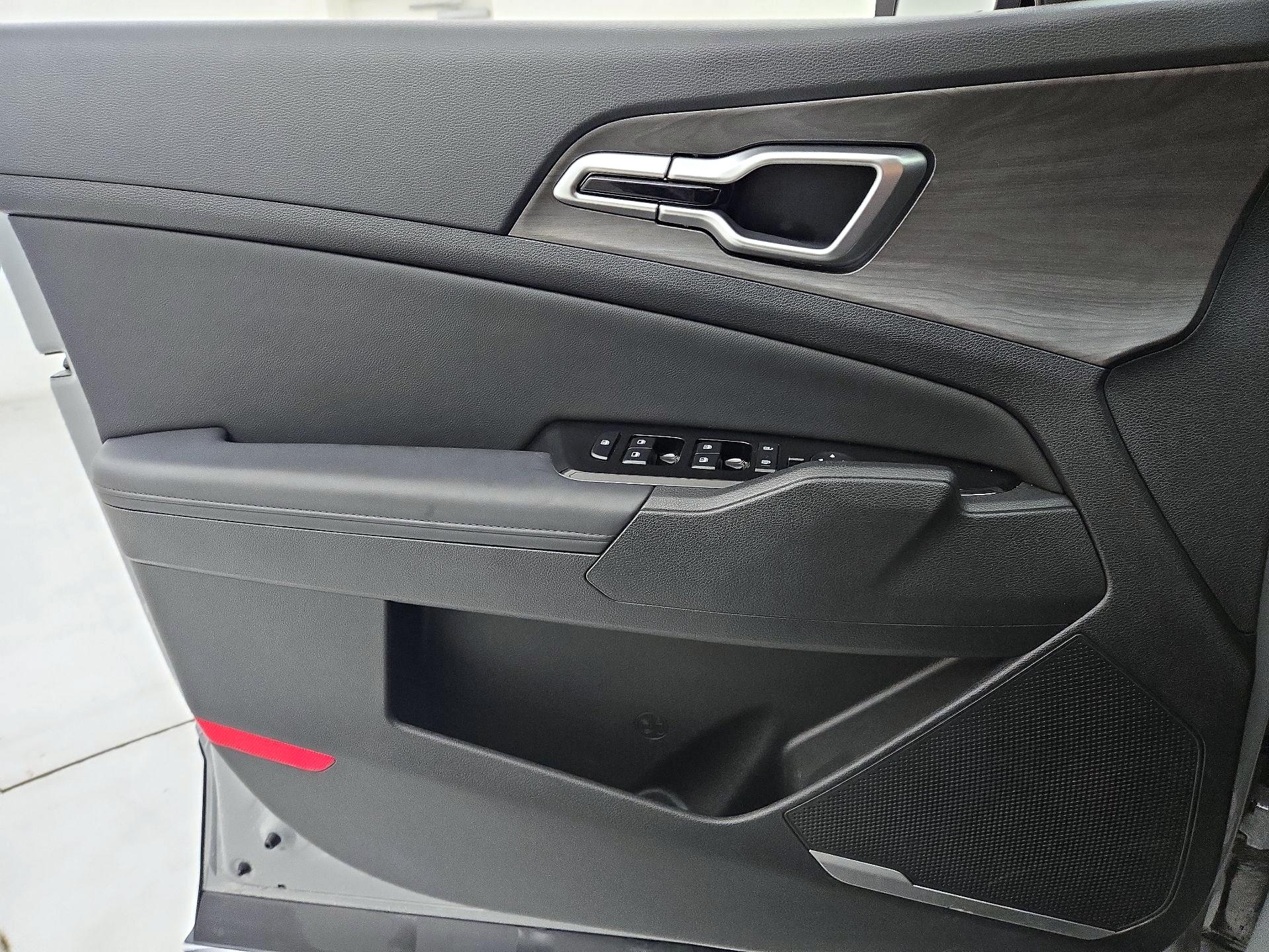 Thumbnail: 2025 Kia Sportage - 12