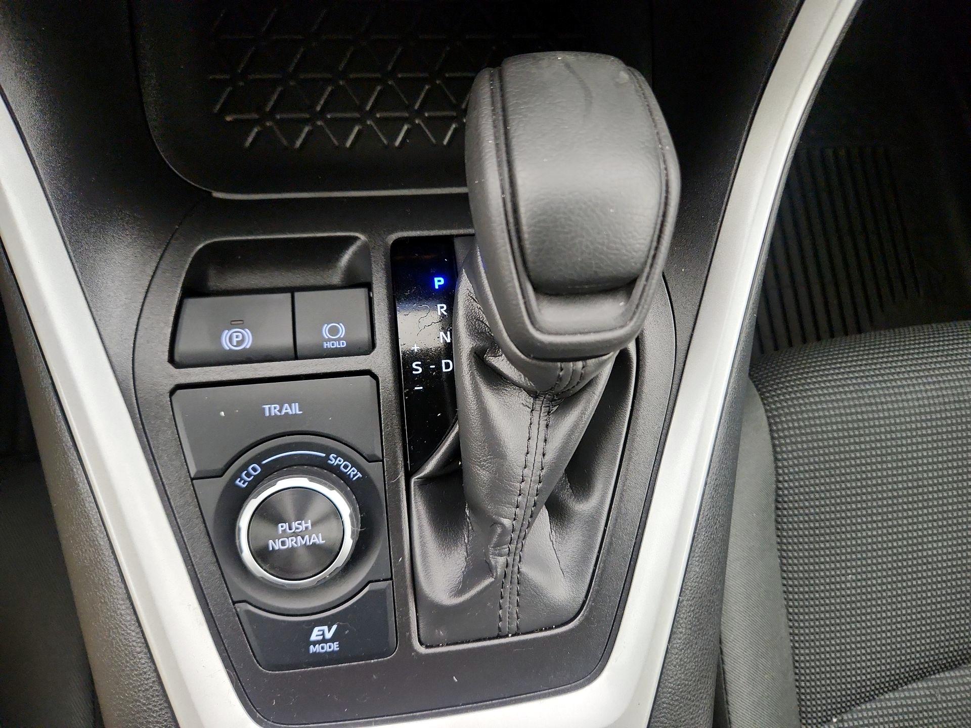 Thumbnail: 2024 Toyota RAV4 - 17