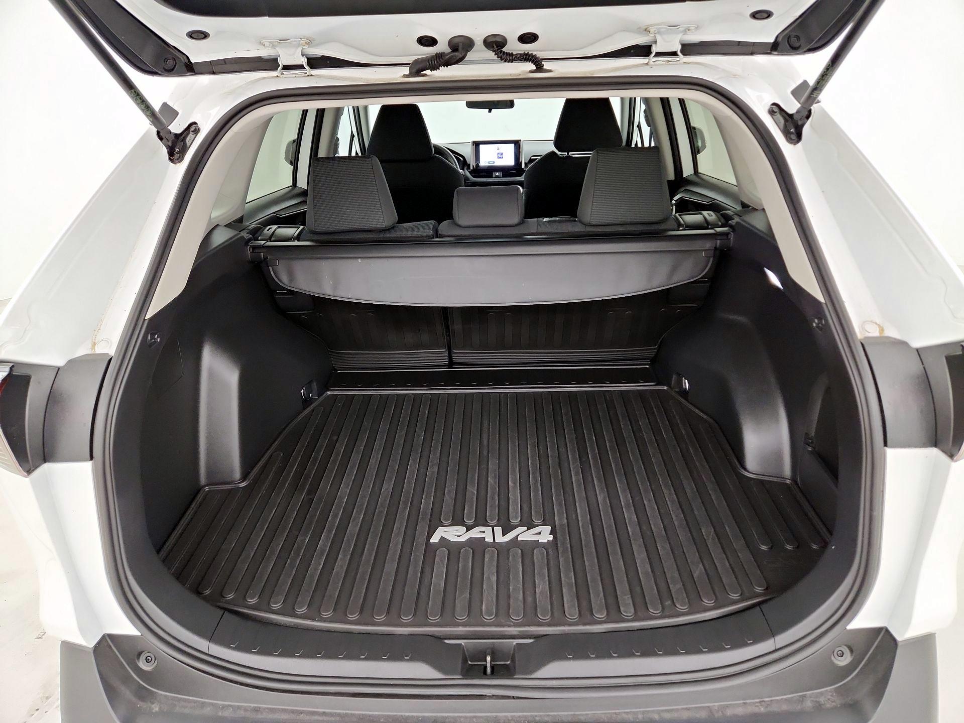 Thumbnail: 2024 Toyota RAV4 - 20