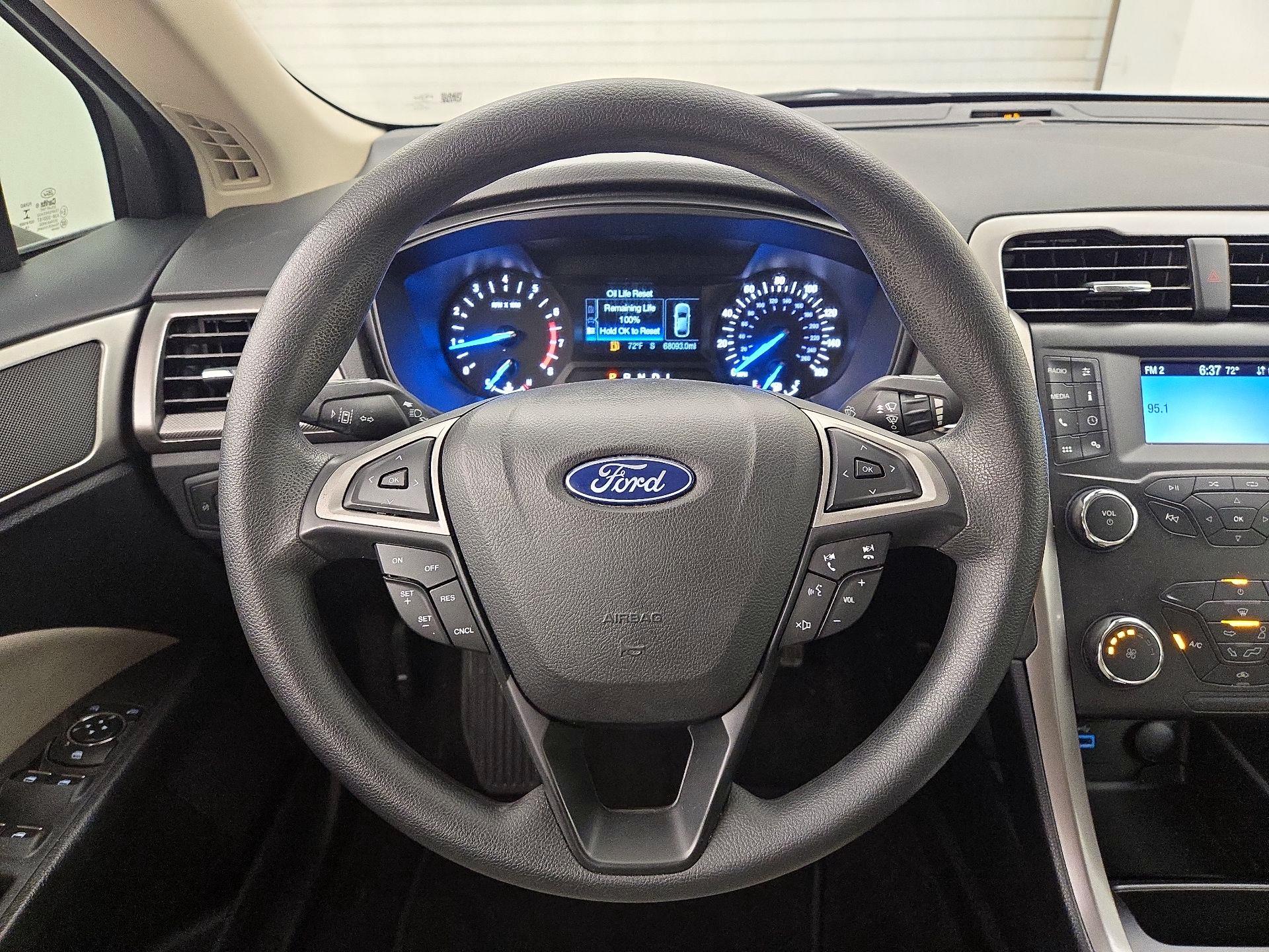 Thumbnail: 2020 Ford Fusion - 10